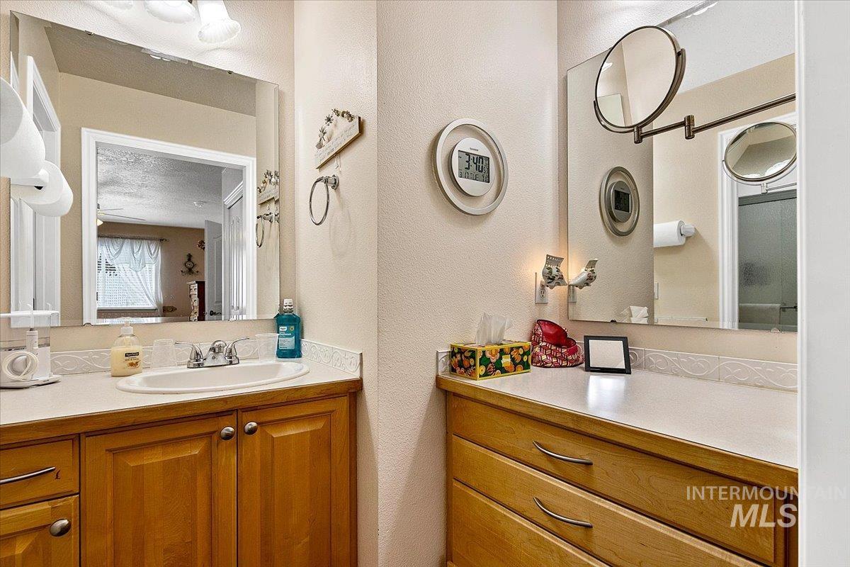 8133 W. Penny Ln., Garden City, Idaho 83714, 2 Bedrooms, 2.5 Bathrooms, Residential For Sale, Price $399,900, 98978763