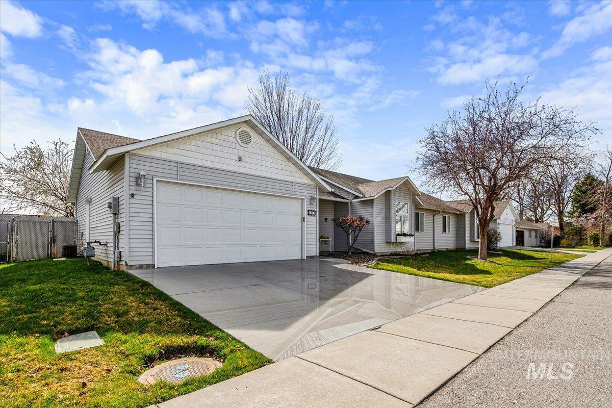 8133 W. Penny Ln., Garden City, Idaho 83714, 2 Bedrooms, 2.5 Bathrooms, Residential For Sale, Price $399,900, 98978763