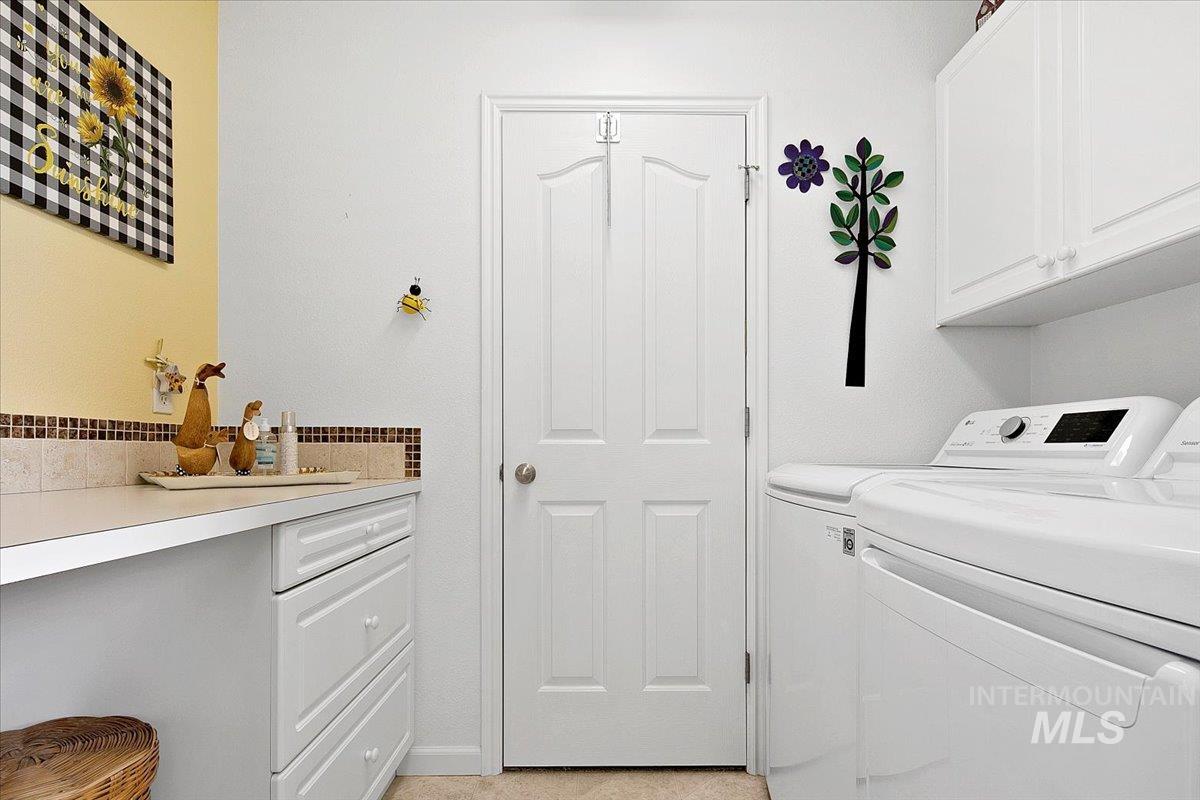 8133 W. Penny Ln., Garden City, Idaho 83714, 2 Bedrooms, 2.5 Bathrooms, Residential For Sale, Price $399,900, 98978763