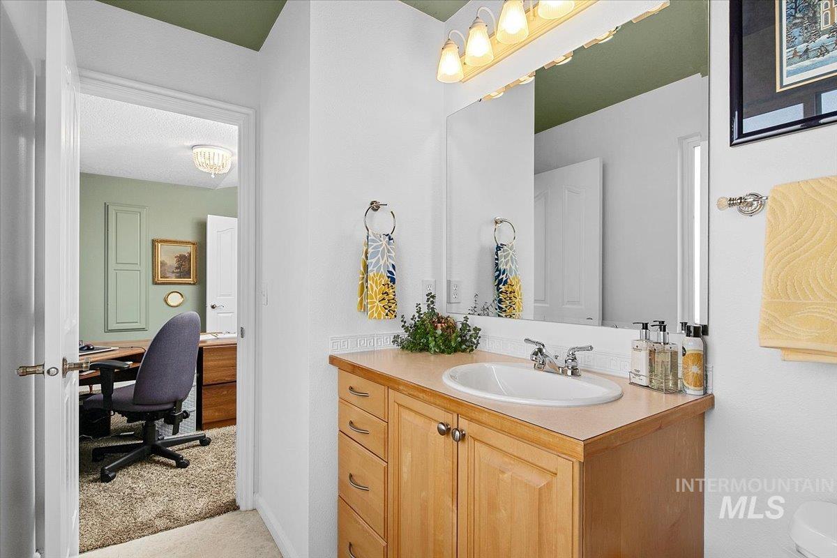 8133 W. Penny Ln., Garden City, Idaho 83714, 2 Bedrooms, 2.5 Bathrooms, Residential For Sale, Price $399,900, 98978763