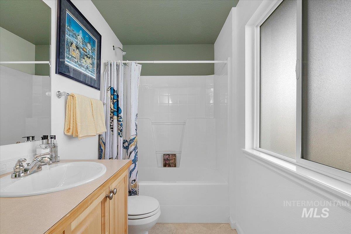 8133 W. Penny Ln., Garden City, Idaho 83714, 2 Bedrooms, 2.5 Bathrooms, Residential For Sale, Price $399,900, 98978763