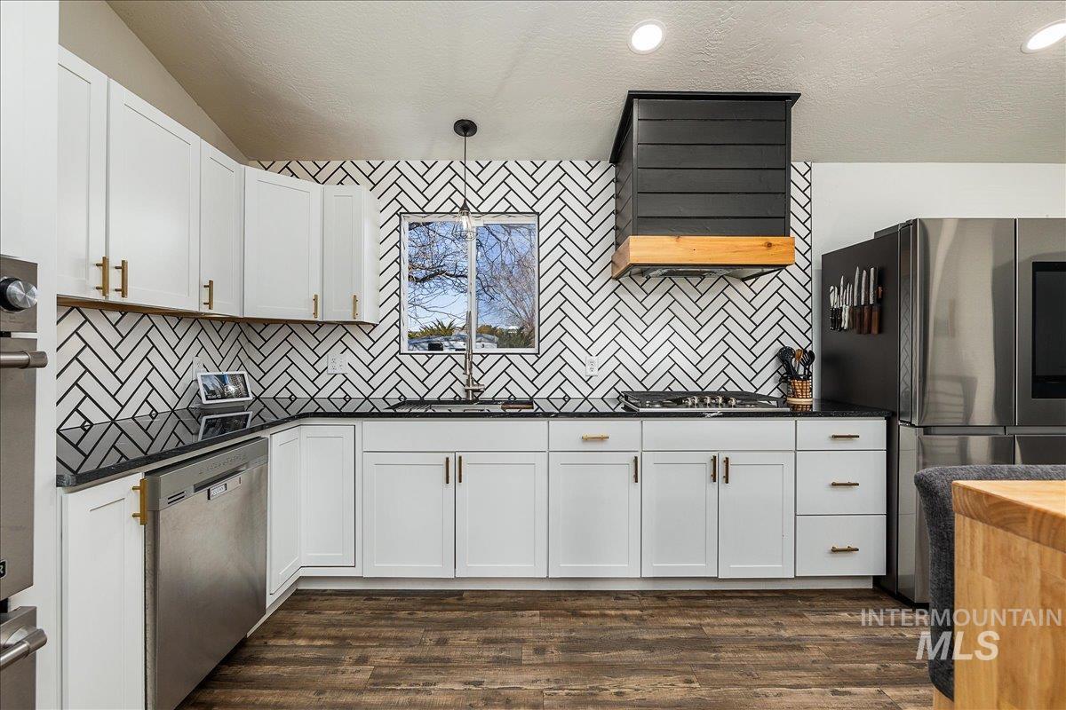 8146 W Hummel Drive, Boise, Idaho 83709, 4 Bedrooms, 2.5 Bathrooms, Residential For Sale, Price $625,000,MLS 98978764