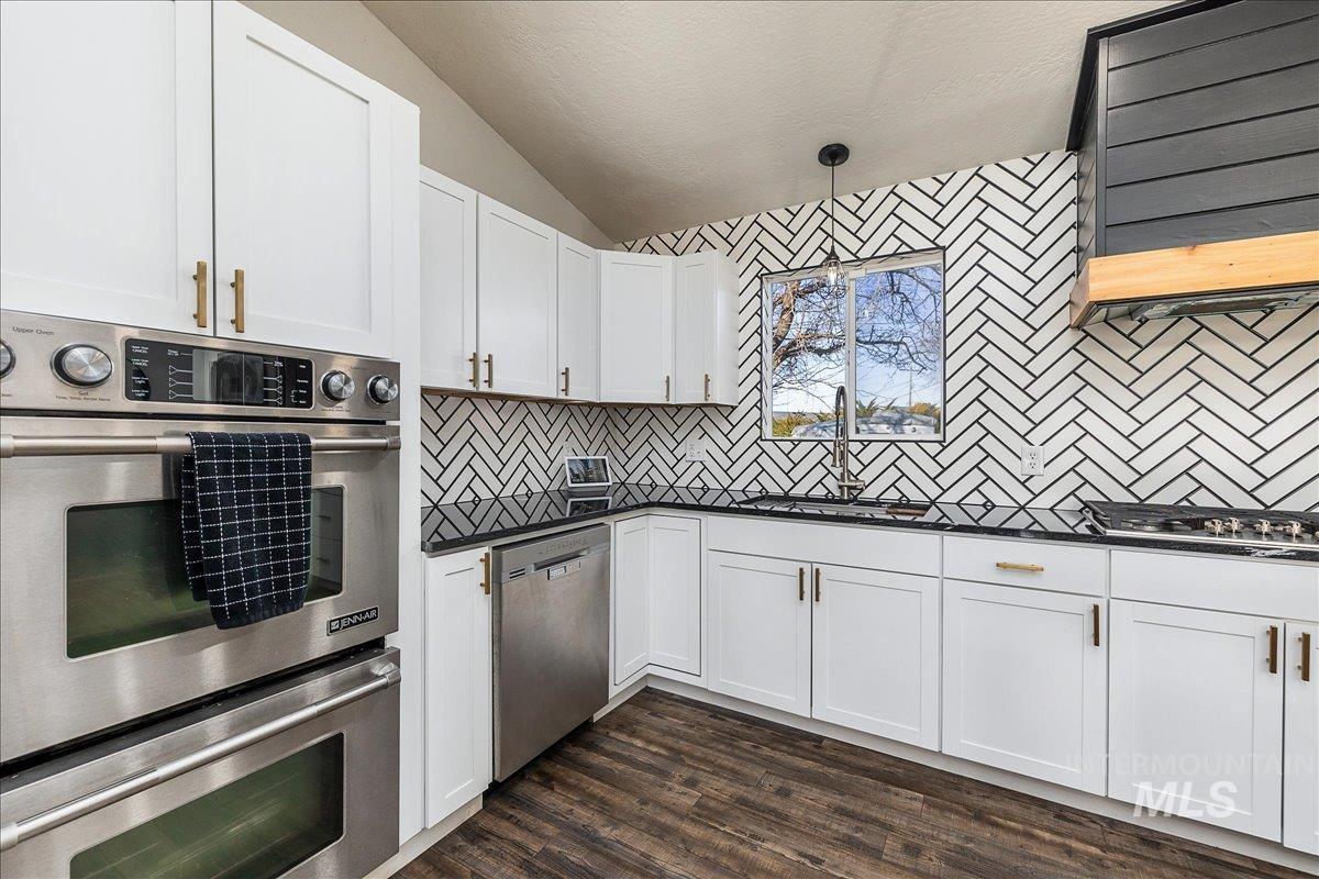 8146 W Hummel Drive, Boise, Idaho 83709, 4 Bedrooms, 2.5 Bathrooms, Residential For Sale, Price $625,000,MLS 98978764