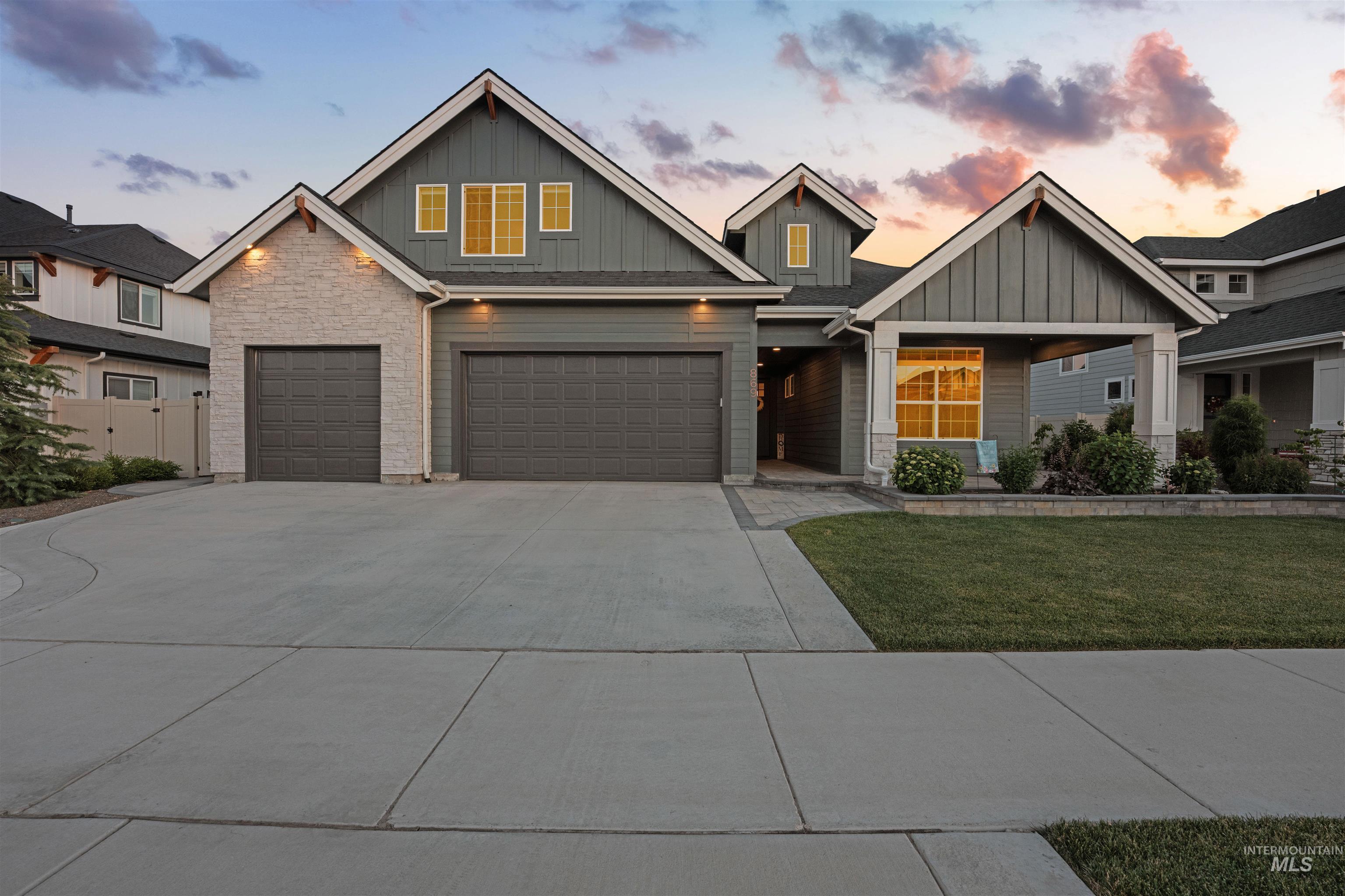 869 E Territory St, Meridian, Idaho 83646, 3 Bedrooms, 3 Bathrooms, Residential For Sale, Price $835,000,MLS 98978765
