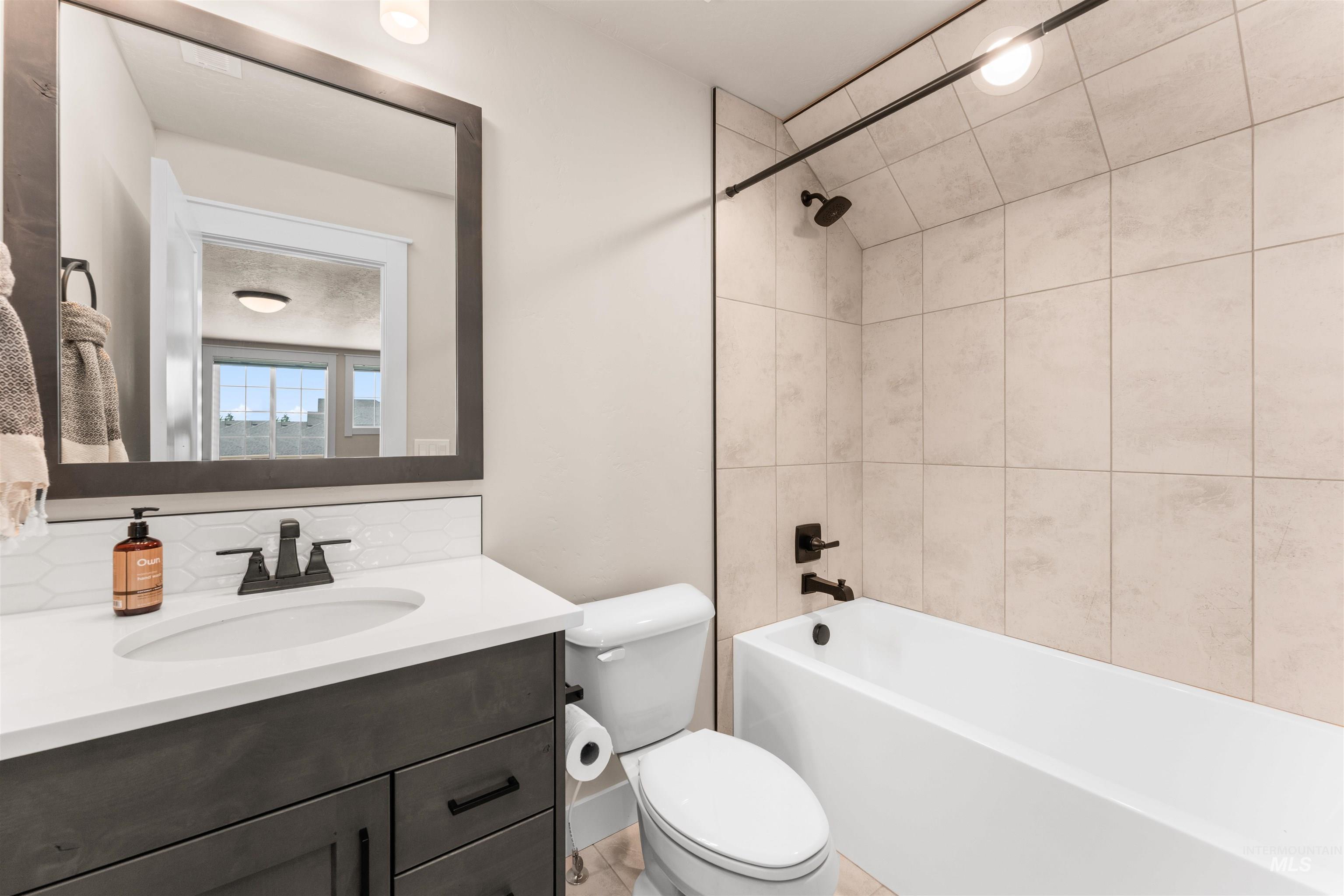 869 E Territory St, Meridian, Idaho 83646, 3 Bedrooms, 3 Bathrooms, Residential For Sale, Price $835,000,MLS 98978765