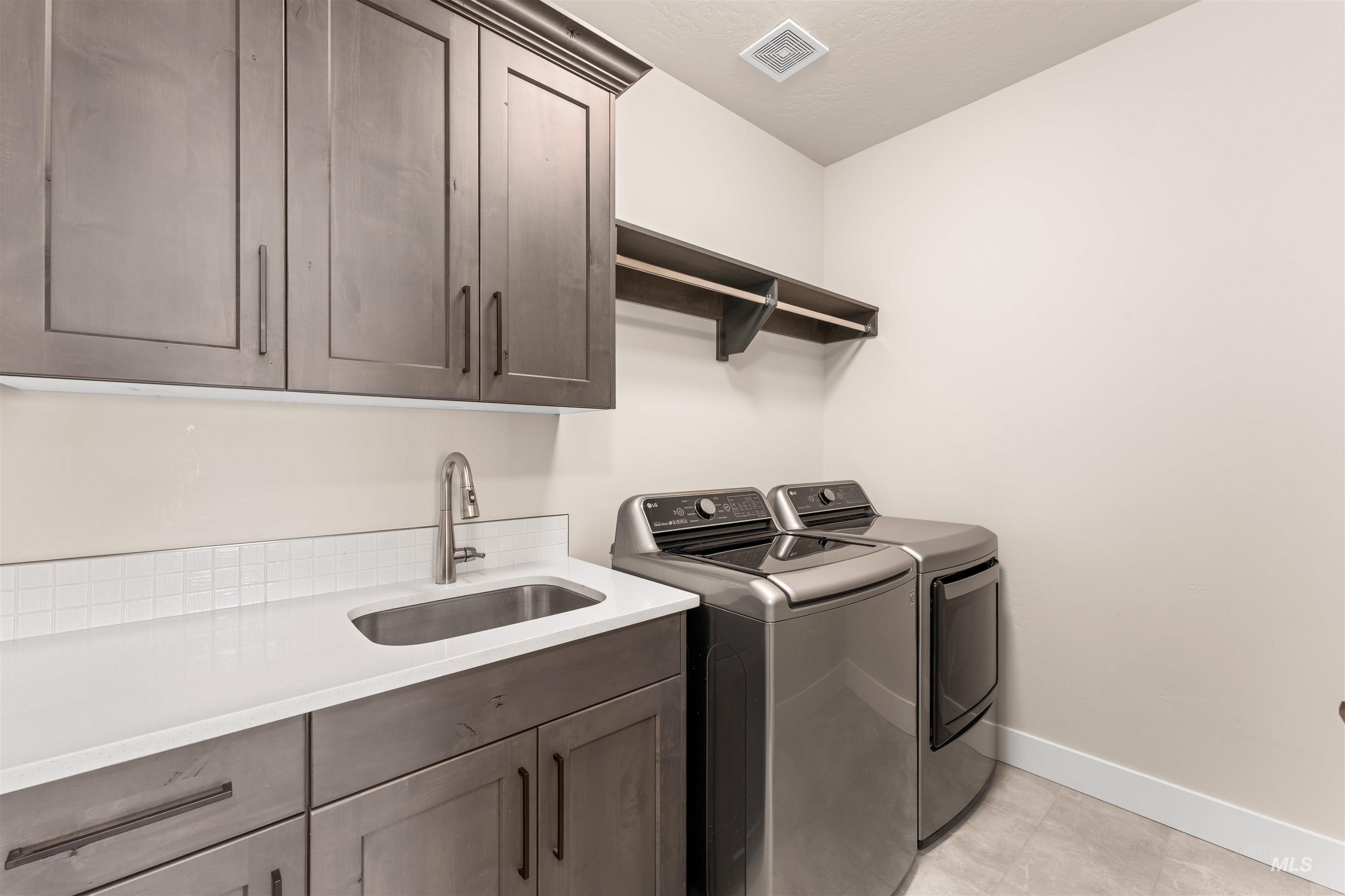 869 E Territory St, Meridian, Idaho 83646, 3 Bedrooms, 3 Bathrooms, Residential For Sale, Price $835,000,MLS 98978765