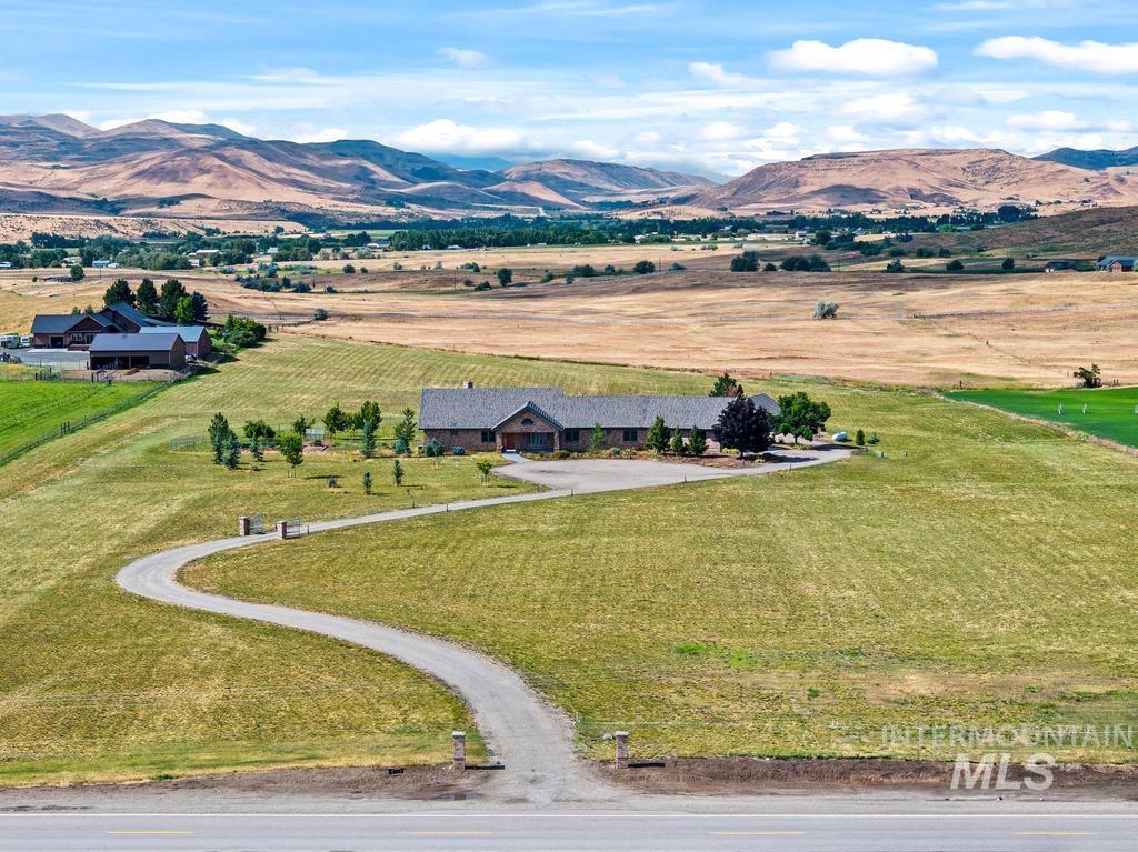 9650 N Highway 52, Horseshoe Bend, Idaho 83670, 4 Bedrooms, 3 Bathrooms, Residential For Sale, Price $1,289,900,MLS 98978766