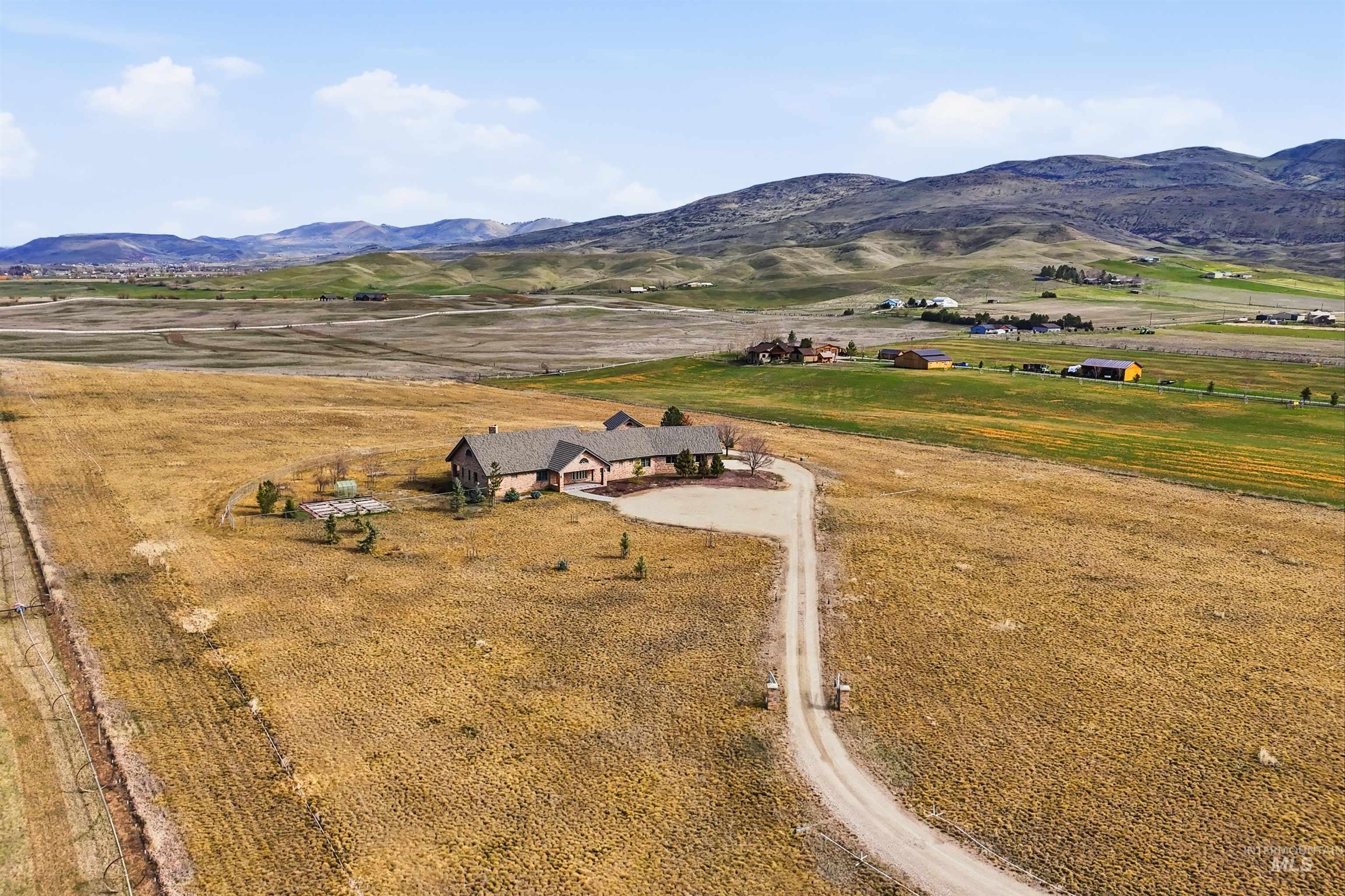 9650 N Highway 52, Horseshoe Bend, Idaho 83670, 4 Bedrooms, 3 Bathrooms, Residential For Sale, Price $1,295,000,MLS 98978766