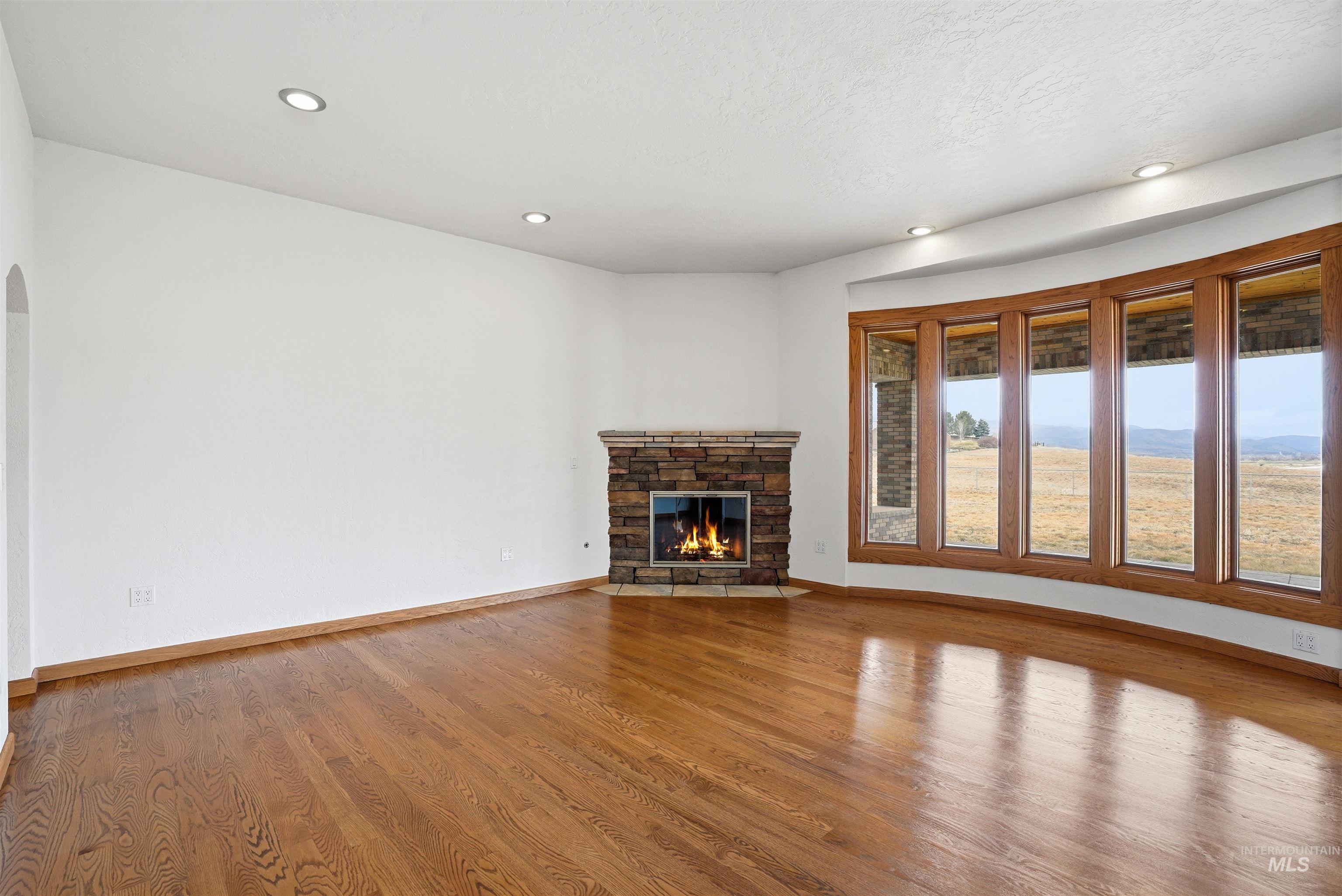 9650 N Highway 52, Horseshoe Bend, Idaho 83670, 4 Bedrooms, 3 Bathrooms, Residential For Sale, Price $1,295,000, 98978766