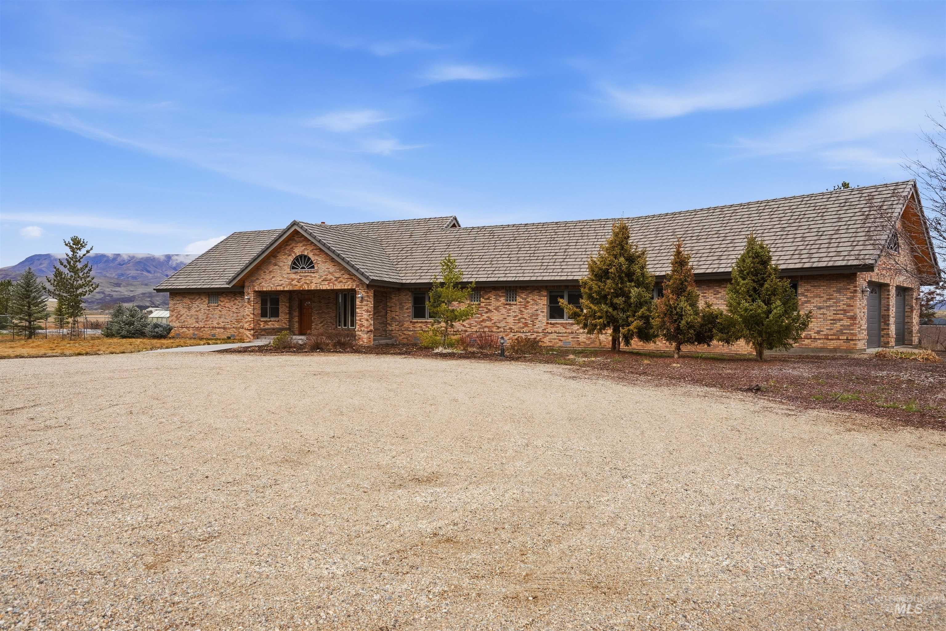 9650 N Highway 52, Horseshoe Bend, Idaho 83670, 4 Bedrooms, 3 Bathrooms, Residential For Sale, Price $1,295,000, 98978766