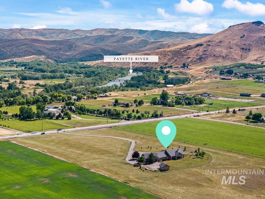 9650 N Highway 52, Horseshoe Bend, Idaho 83670, 4 Bedrooms, 3 Bathrooms, Residential For Sale, Price $1,289,900,MLS 98978766