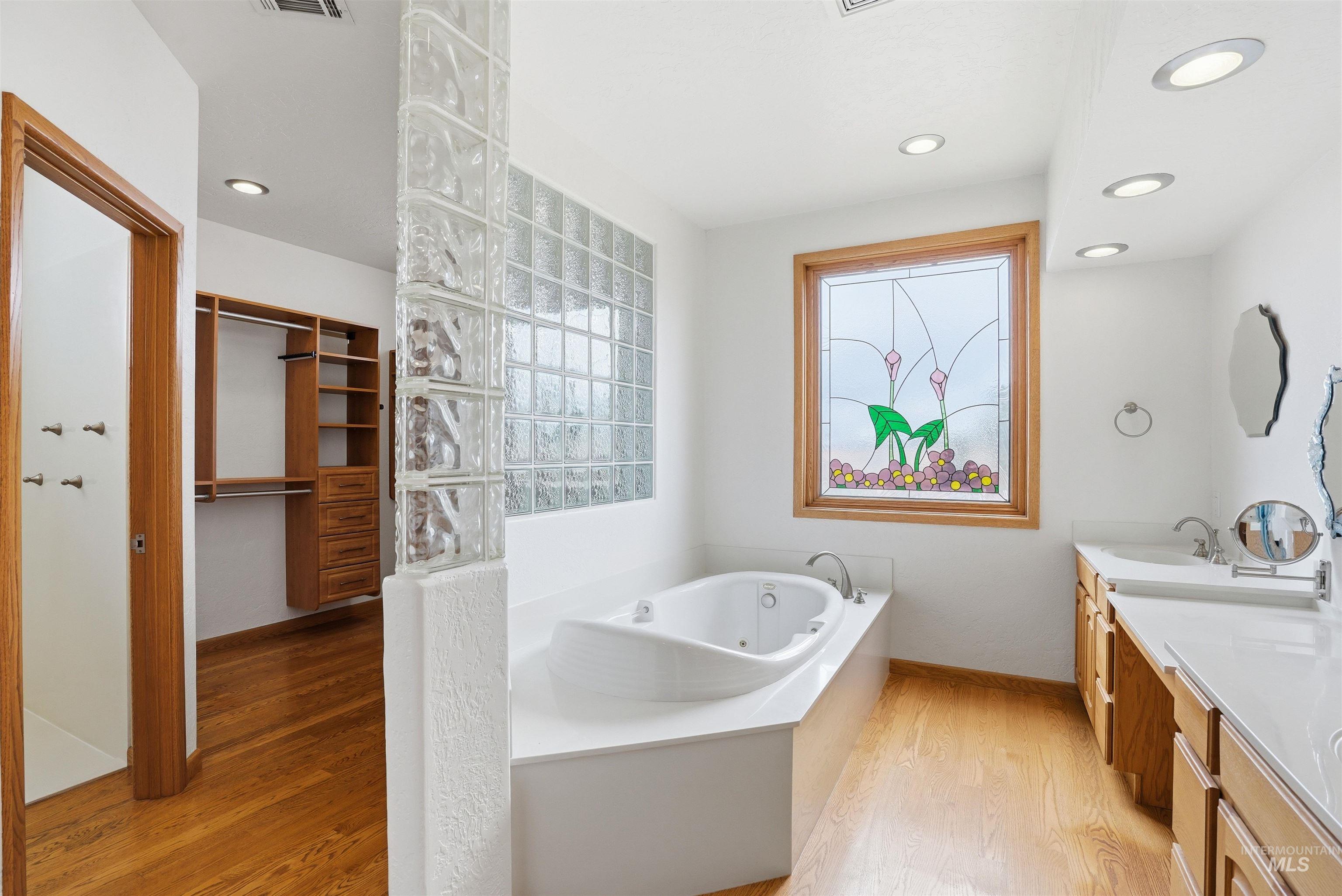 9650 N Highway 52, Horseshoe Bend, Idaho 83670, 4 Bedrooms, 3 Bathrooms, Residential For Sale, Price $1,295,000, 98978766