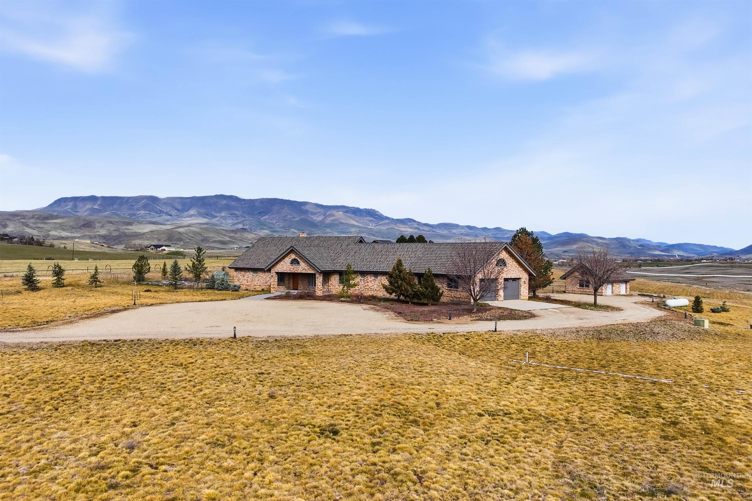 9650 N Highway 52, Horseshoe Bend, Idaho 83670, 4 Bedrooms, 3 Bathrooms, Residential For Sale, Price $1,295,000, 98978766
