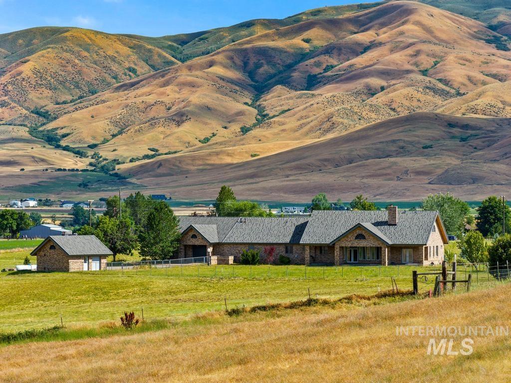 9650 N Highway 52, Horseshoe Bend, Idaho 83670, 4 Bedrooms, 3 Bathrooms, Residential For Sale, Price $1,289,900,MLS 98978766