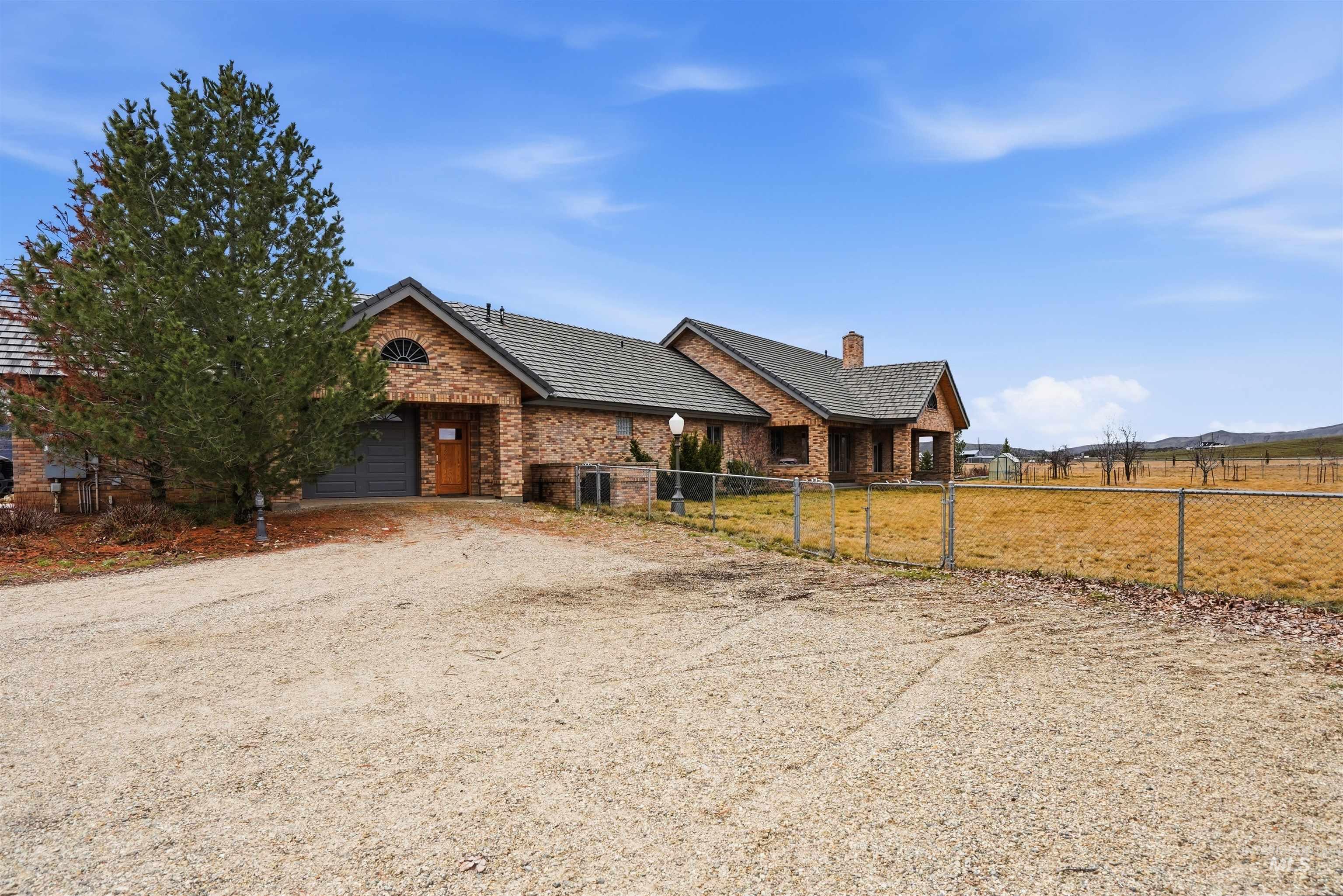 9650 N Highway 52, Sweet, Idaho 83670, 4 Bedrooms, 3 Bathrooms, Residential For Sale, Price $1,295,000, 98978766