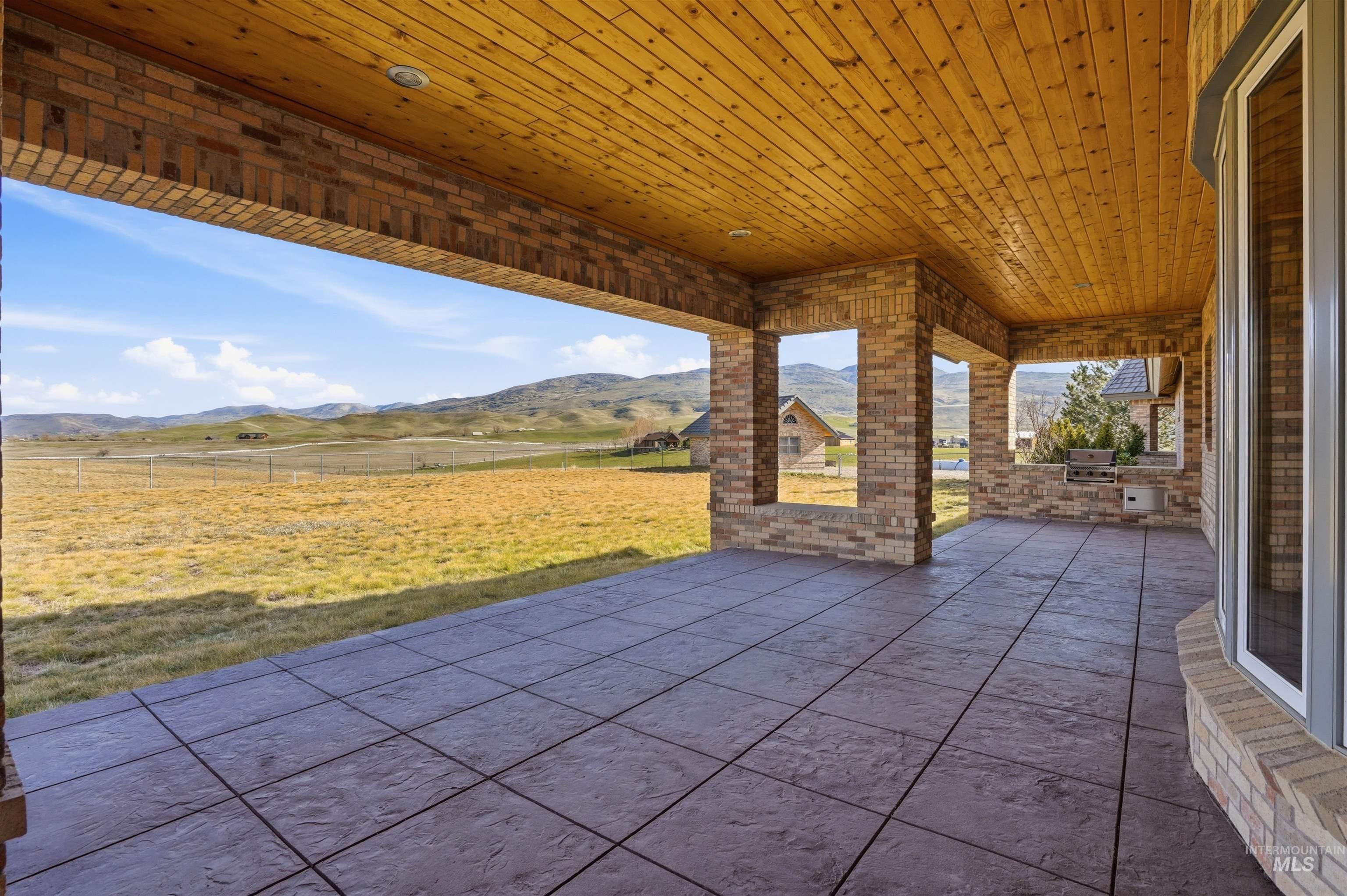 9650 N Highway 52, Horseshoe Bend, Idaho 83670, 4 Bedrooms, 3 Bathrooms, Residential For Sale, Price $1,295,000, 98978766
