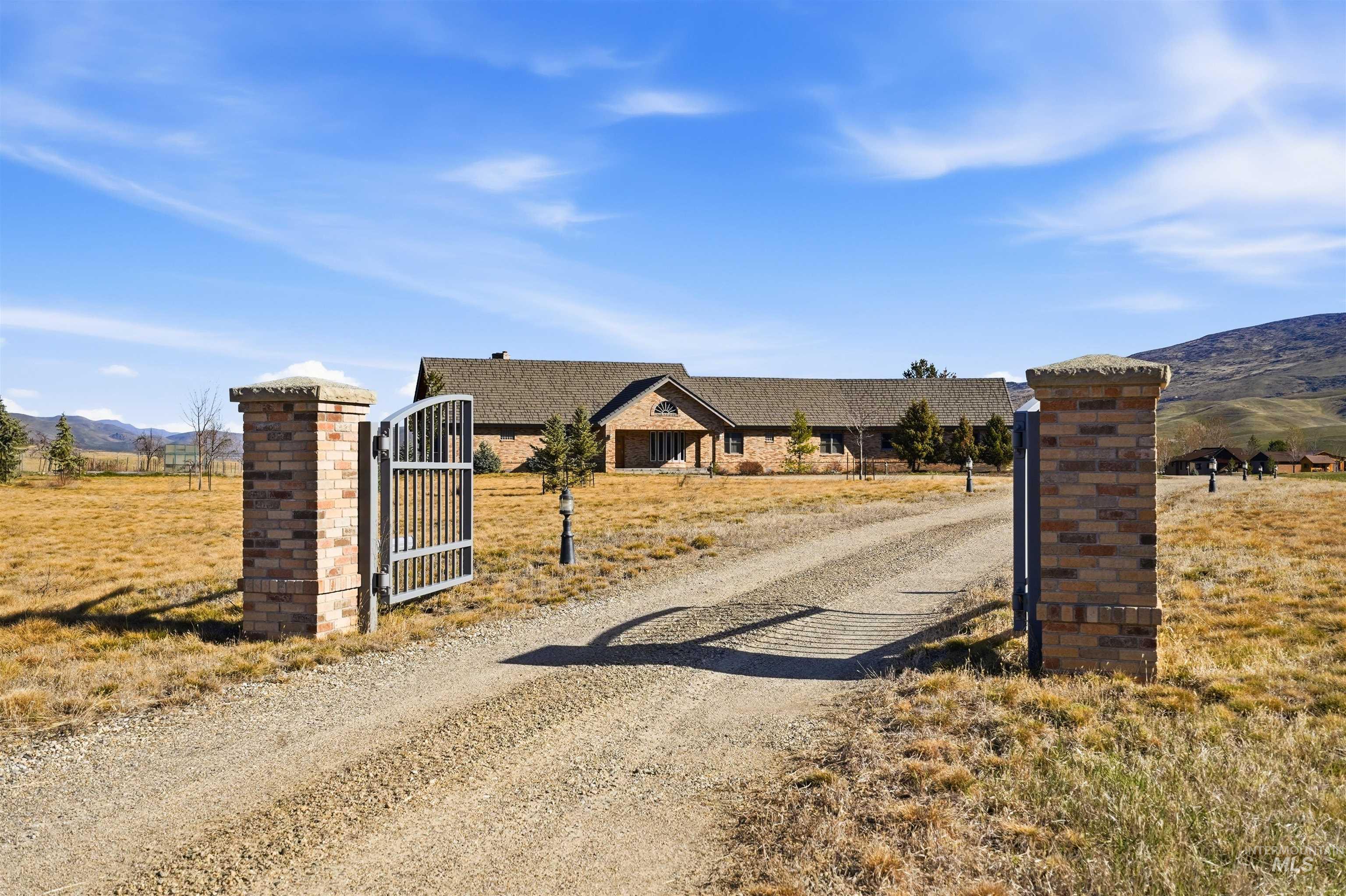 9650 N Highway 52, Horseshoe Bend, Idaho 83670, 4 Bedrooms, 3 Bathrooms, Residential For Sale, Price $1,295,000, 98978766
