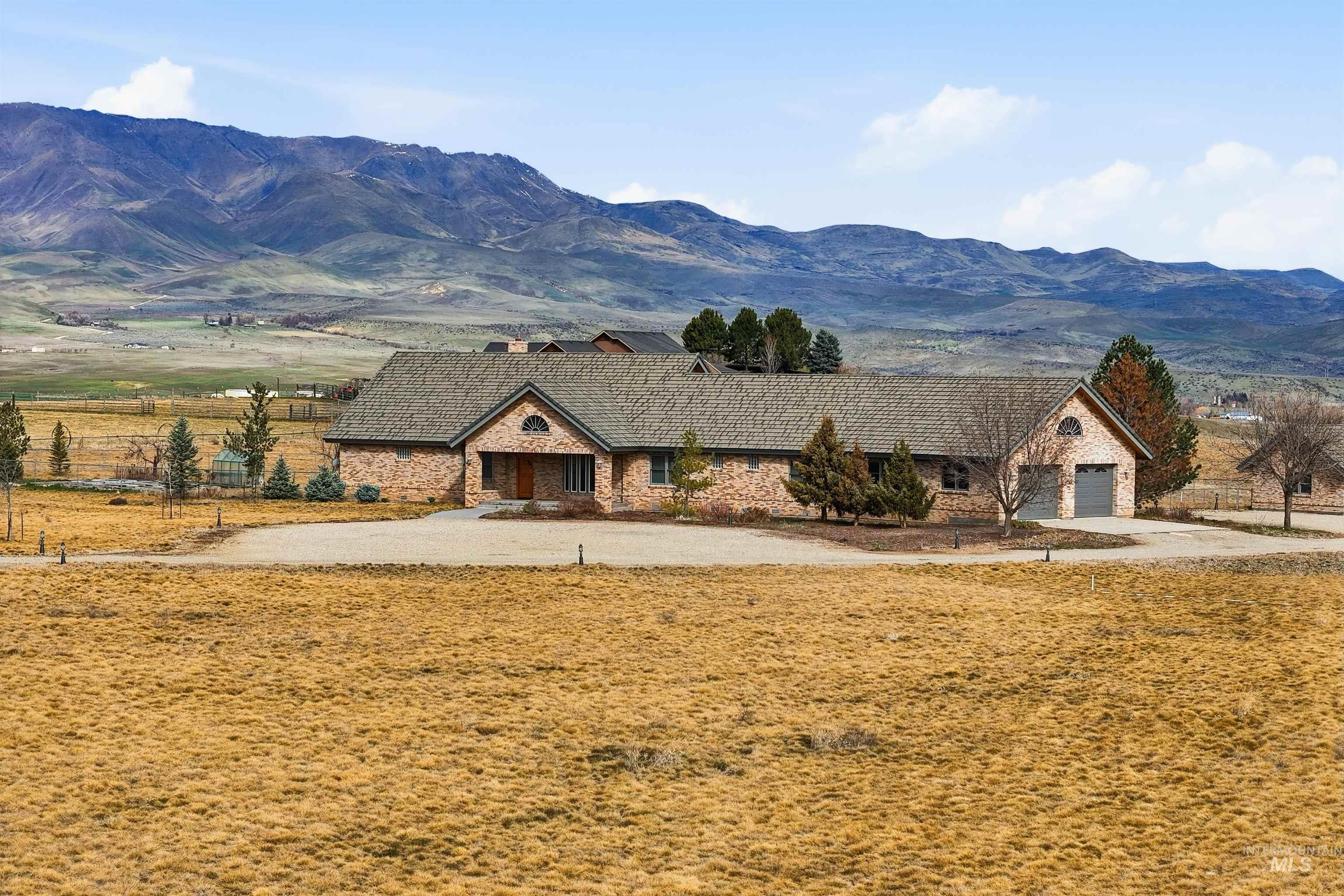 9650 N Highway 52, Sweet, Idaho 83670, 4 Bedrooms, 3 Bathrooms, Residential For Sale, Price $1,295,000, 98978766