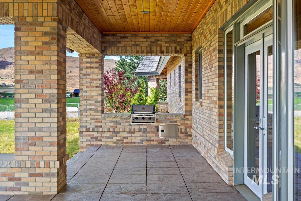 9650 N Highway 52, Horseshoe Bend, Idaho 83670, 4 Bedrooms, 3 Bathrooms, Residential For Sale, Price $1,289,900,MLS 98978766