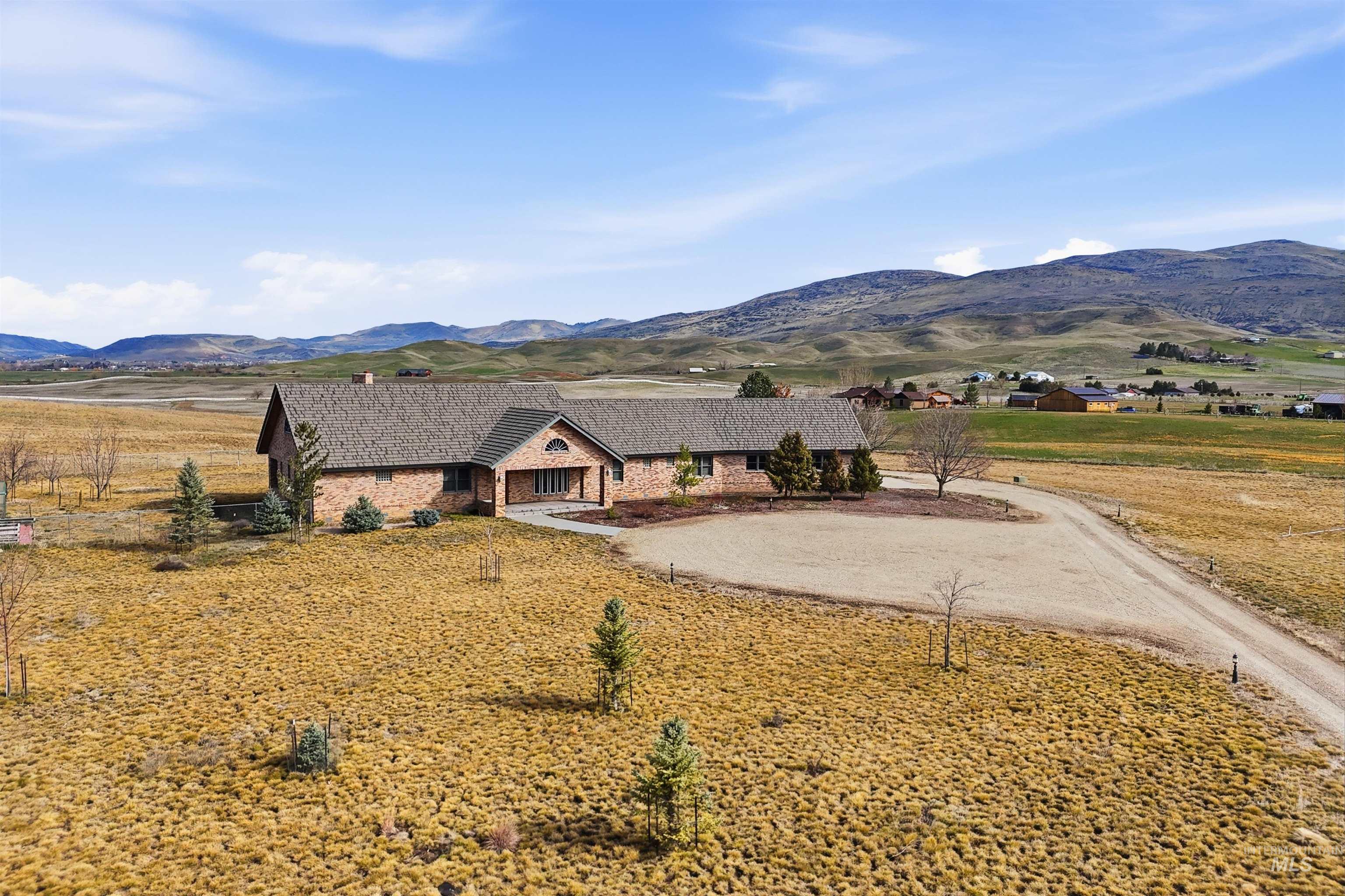 9650 N Highway 52, Sweet, Idaho 83670, 4 Bedrooms, 3 Bathrooms, Residential For Sale, Price $1,295,000, 98978766