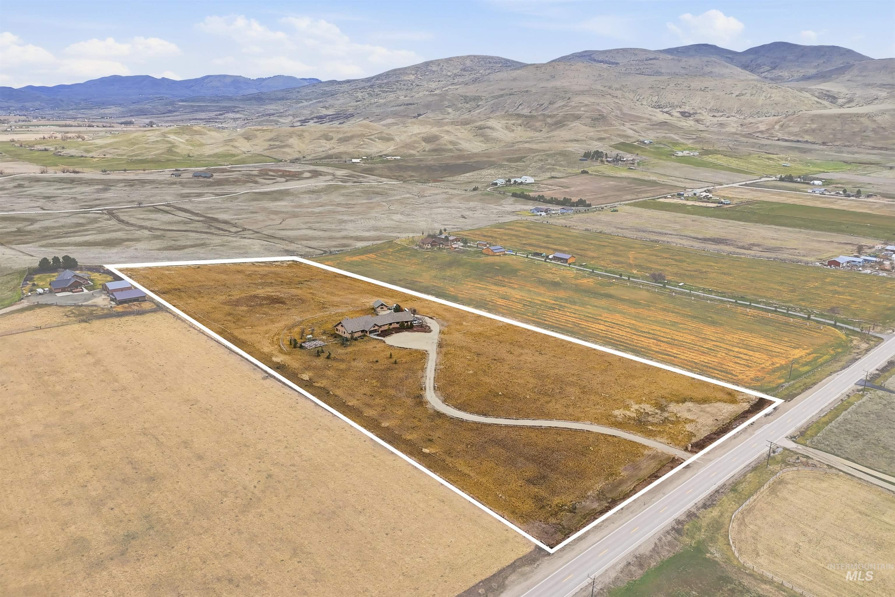 9650 N Highway 52, Sweet, Idaho 83670, 4 Bedrooms, 3 Bathrooms, Residential For Sale, Price $1,295,000, 98978766