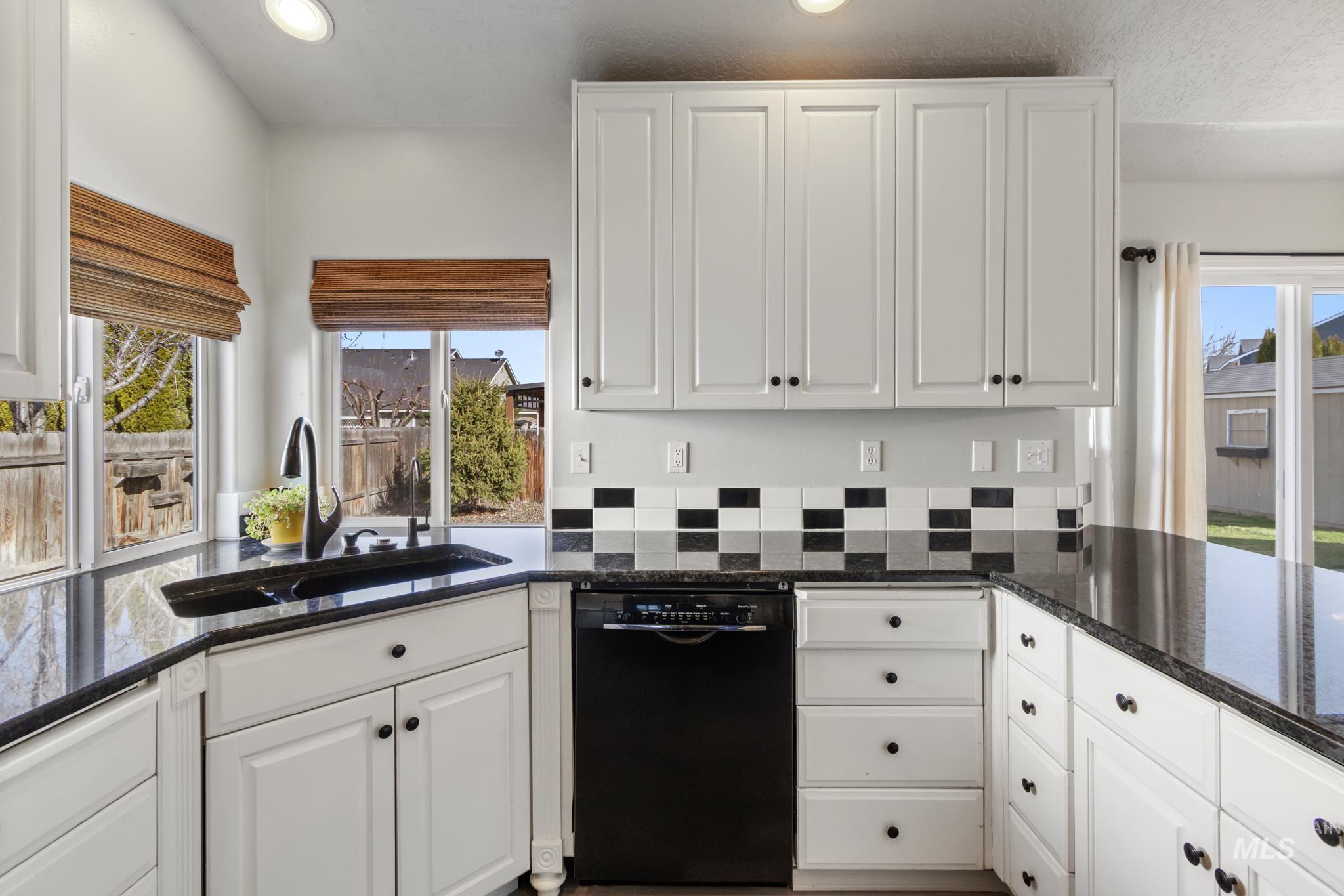 8186 Gallatin Court, Nampa, Idaho 83687, 3 Bedrooms, 2 Bathrooms, Residential For Sale, Price $405,900, 98978767