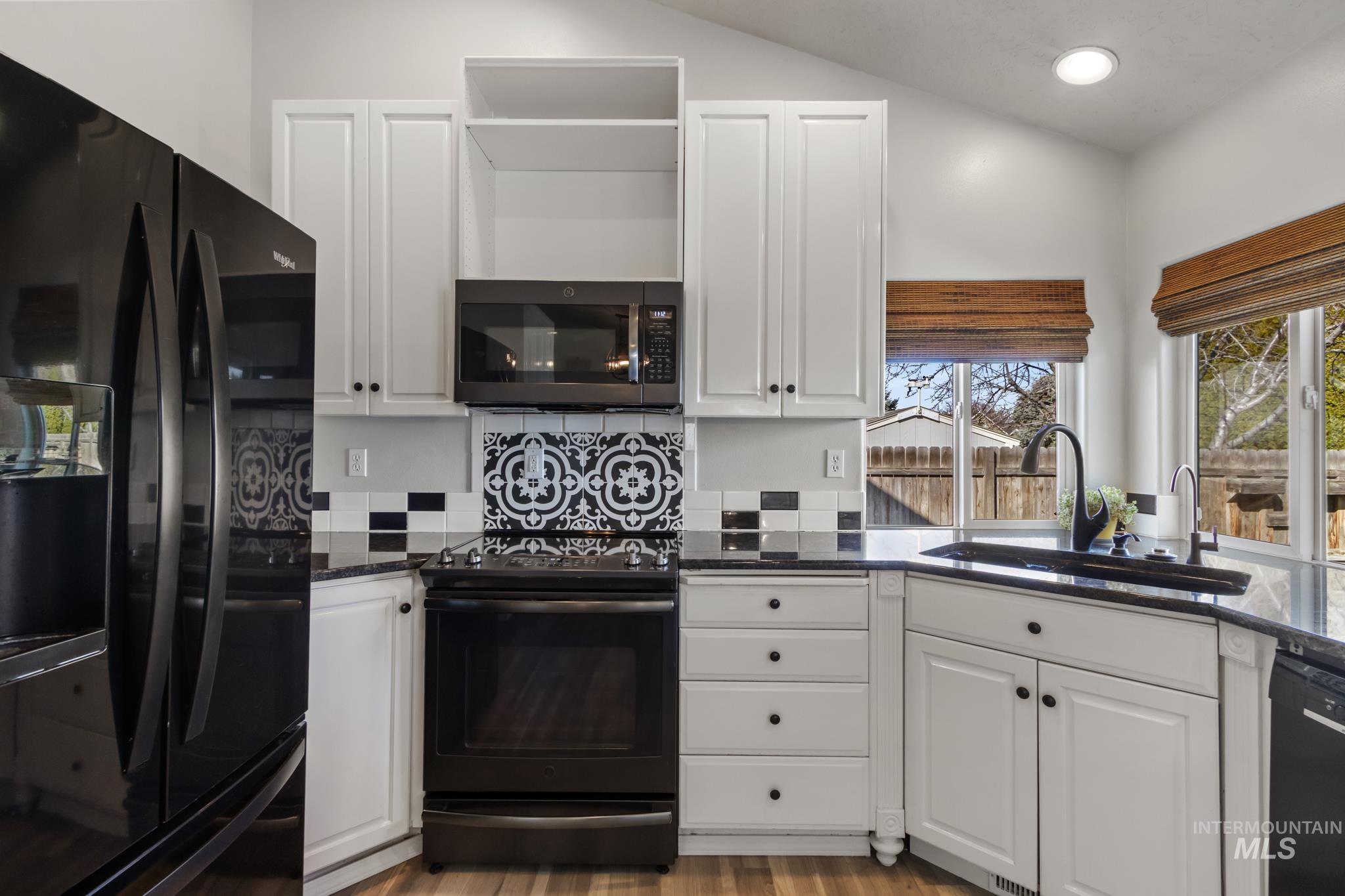 8186 Gallatin Court, Nampa, Idaho 83687, 3 Bedrooms, 2 Bathrooms, Residential For Sale, Price $405,900, 98978767