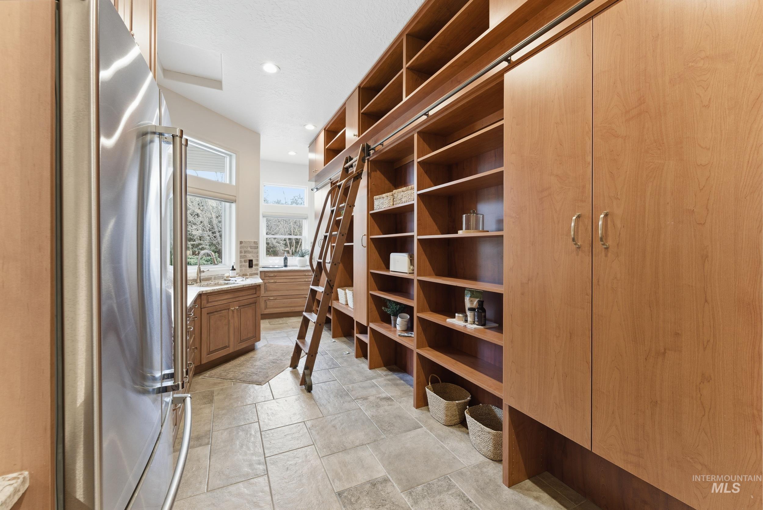 2610 E Jasmine Ln., Meridian, Idaho 83646, 4 Bedrooms, 12 Rooms, Business/Commercial For Sale, Price $3,899,000,MLS 98978769