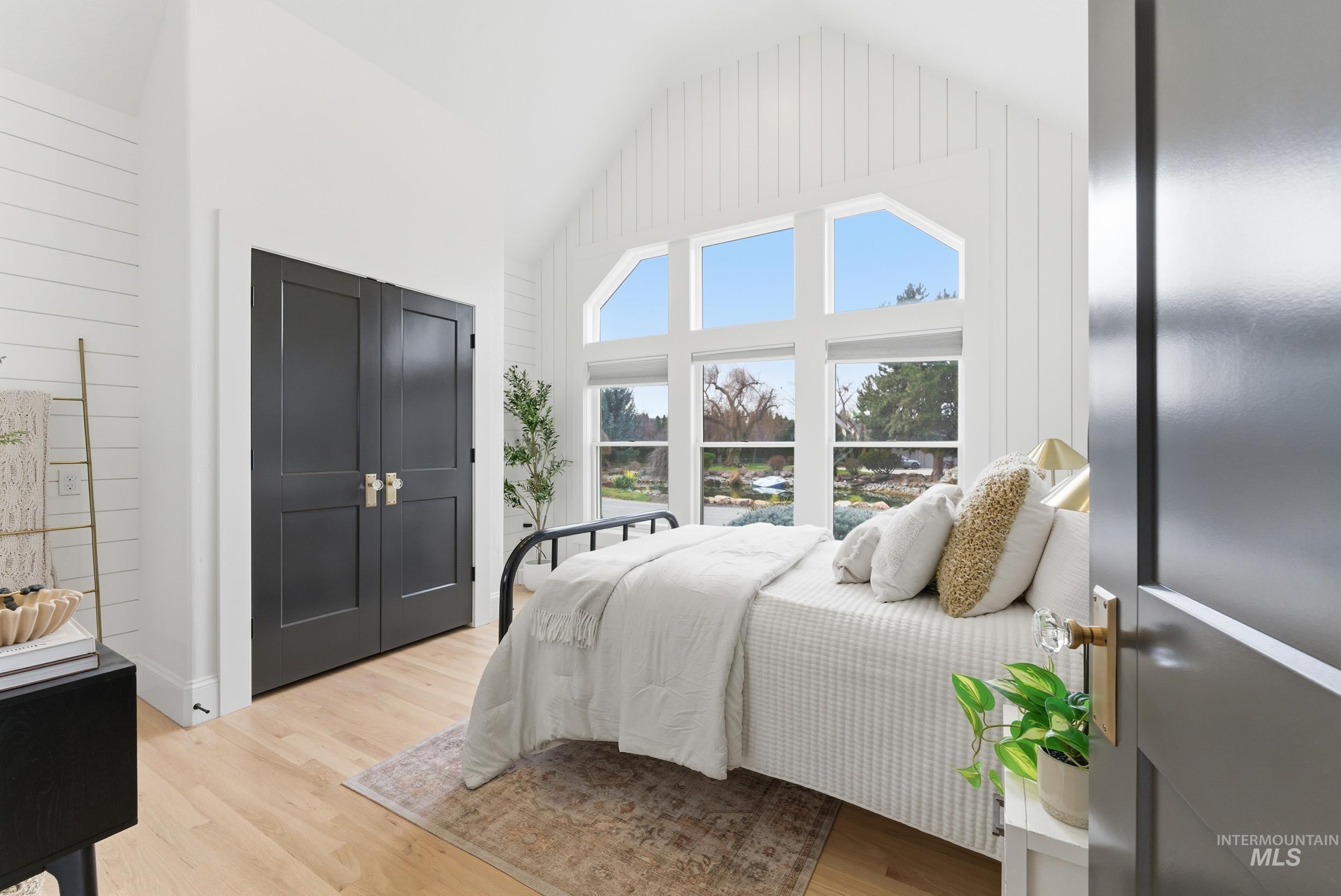 2610 E Jasmine Ln., Meridian, Idaho 83646, 4 Bedrooms, 12 Rooms, Business/Commercial For Sale, Price $3,899,000,MLS 98978769