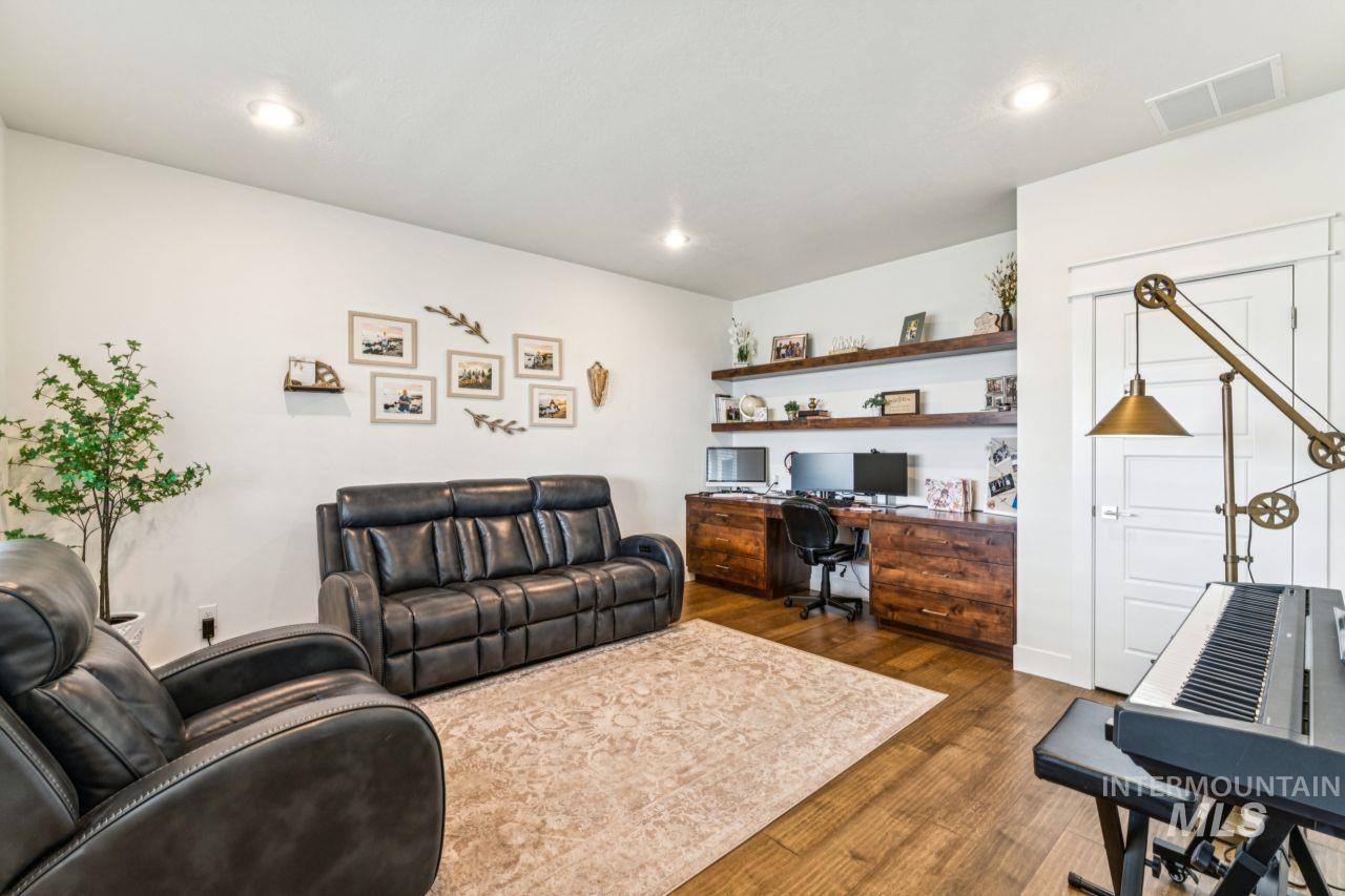 521 S Gabriel Ln, Nampa, Idaho 83687, 3 Bedrooms, 2.5 Bathrooms, Residential For Sale, Price $849,900, 98978770