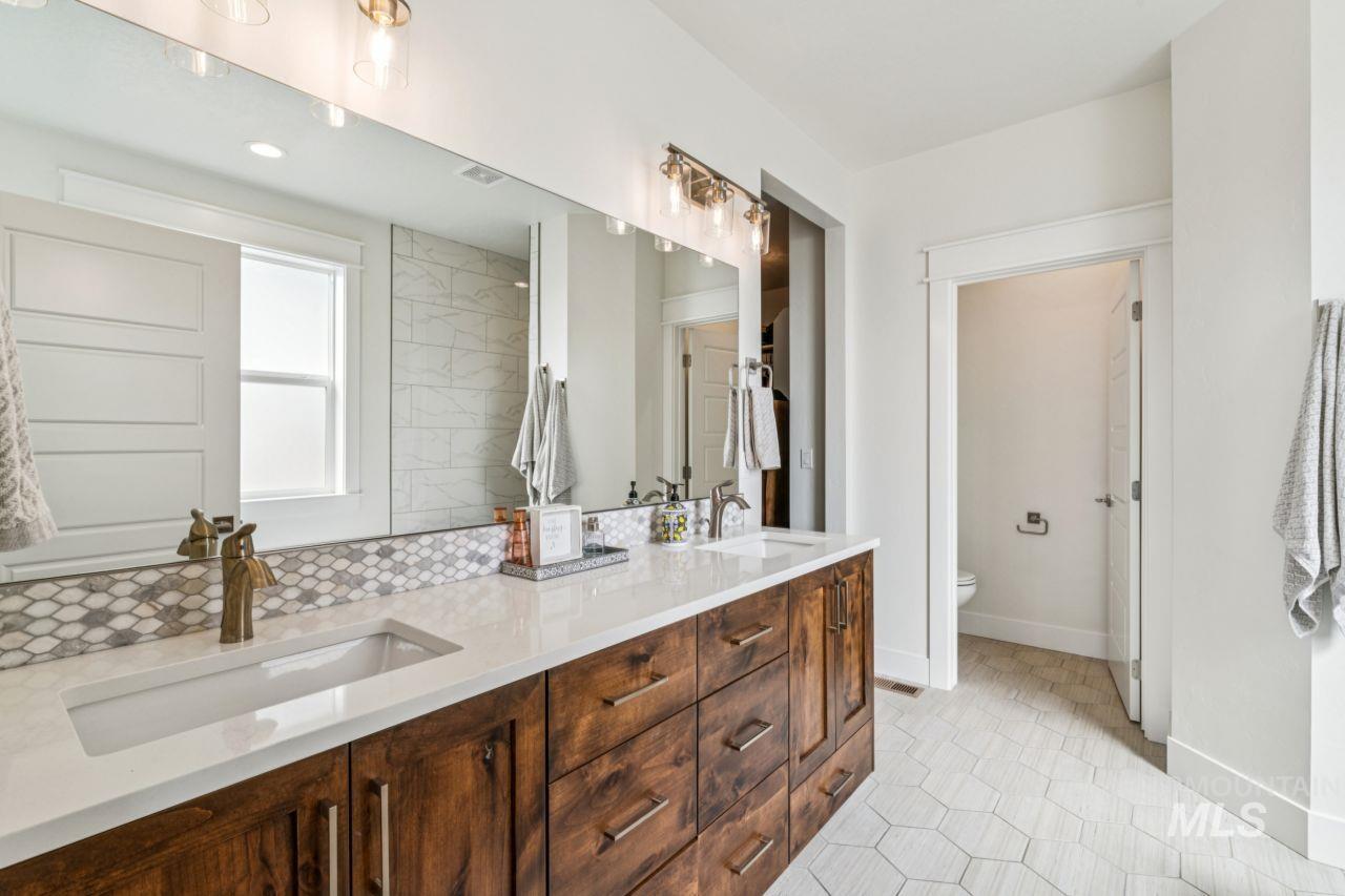 521 S Gabriel Ln, Nampa, Idaho 83687, 3 Bedrooms, 2.5 Bathrooms, Residential For Sale, Price $849,900, 98978770