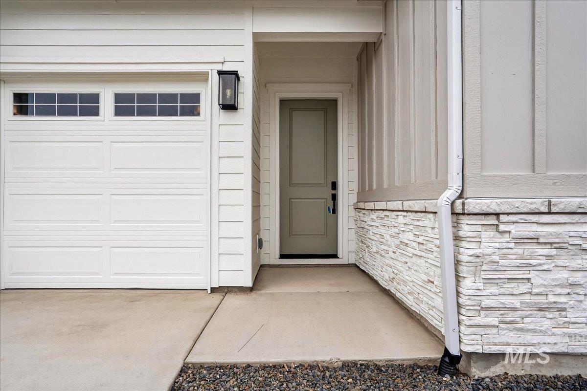 2299 N Kenora Ave, Star, Idaho 83669, 4 Bedrooms, 3.5 Bathrooms, Residential For Sale, Price $739,990,MLS 98978772