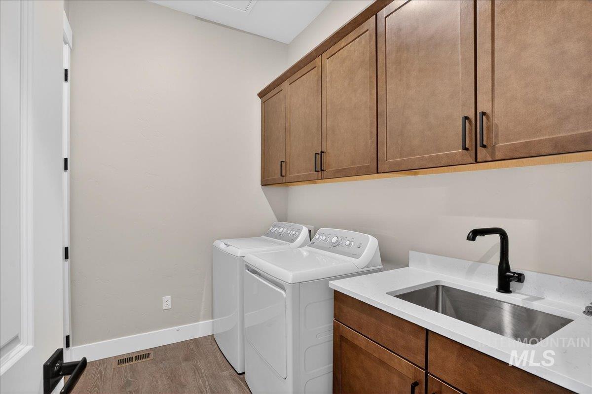 2299 N Kenora Ave, Star, Idaho 83669, 4 Bedrooms, 3.5 Bathrooms, Residential For Sale, Price $739,990,MLS 98978772