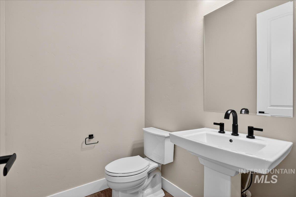 2299 N Kenora Ave, Star, Idaho 83669, 4 Bedrooms, 3.5 Bathrooms, Residential For Sale, Price $739,990,MLS 98978772