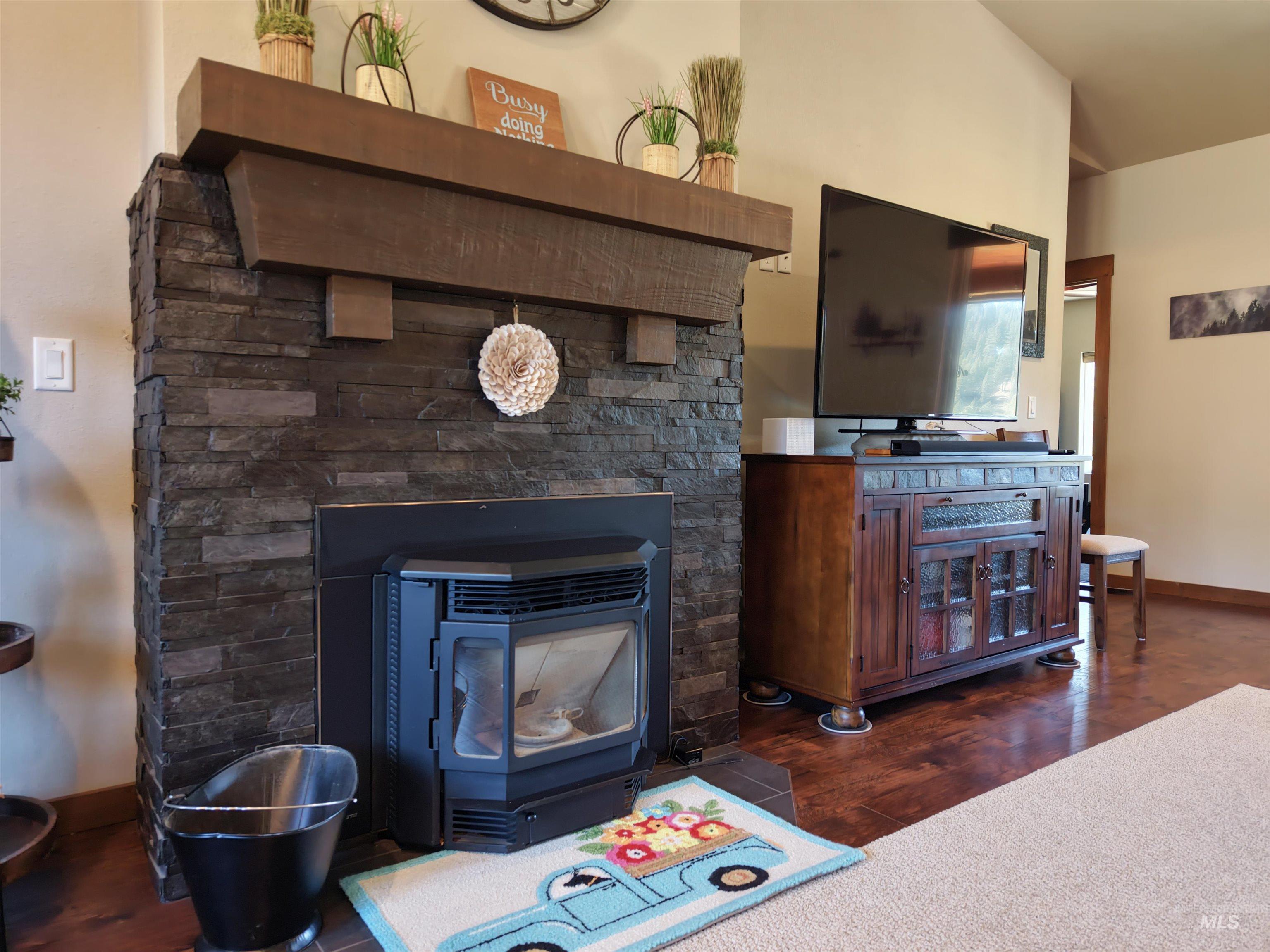 14 Bobcat Court, Garden Valley, Idaho 83622, 4 Bedrooms, 2 Bathrooms, Residential For Sale, Price $965,000, 98978773