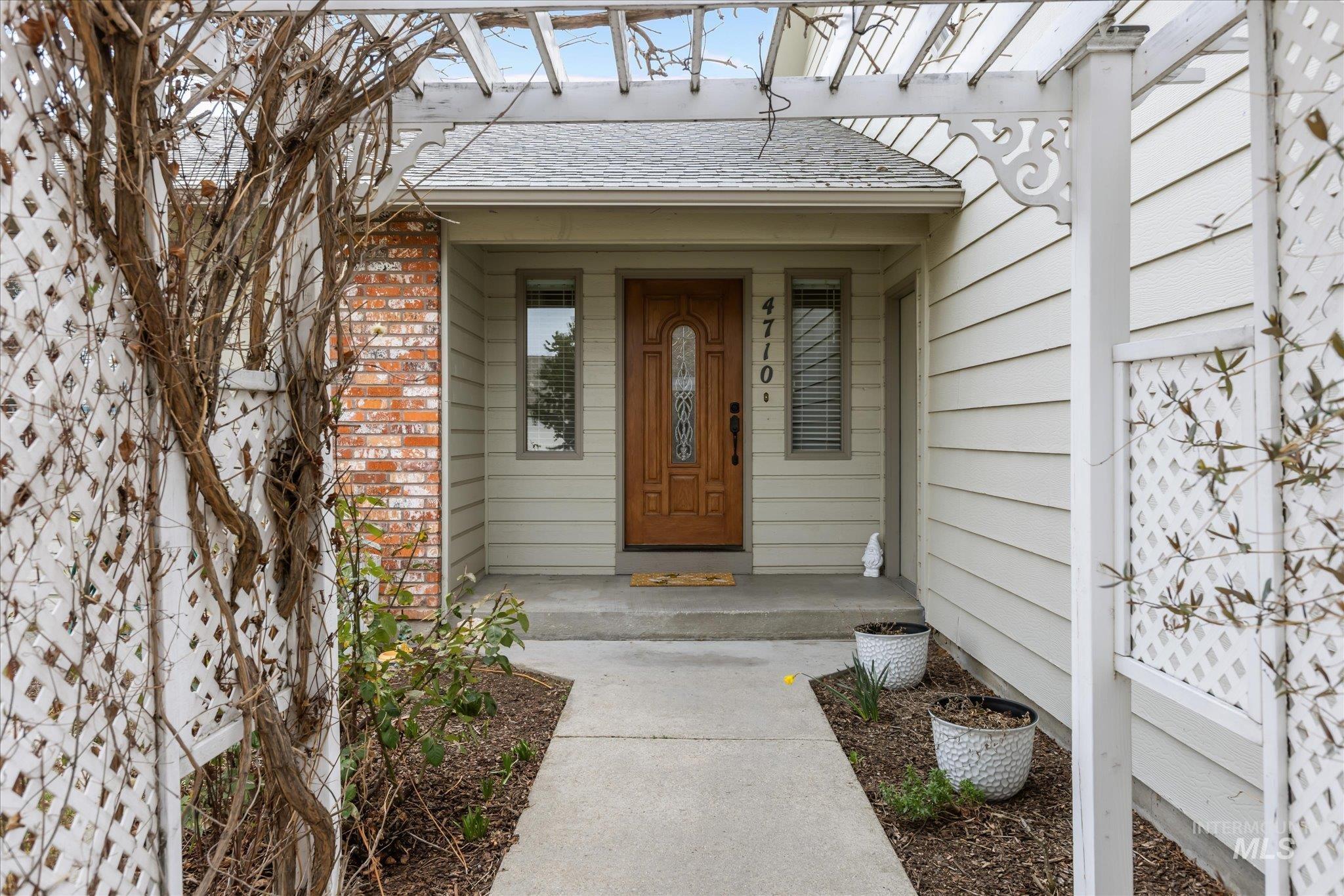 4710 N Wisteria Pl, Boise, Idaho 83713, 5 Bedrooms, 2 Bathrooms, Residential For Sale, Price $550,000,MLS 98978776