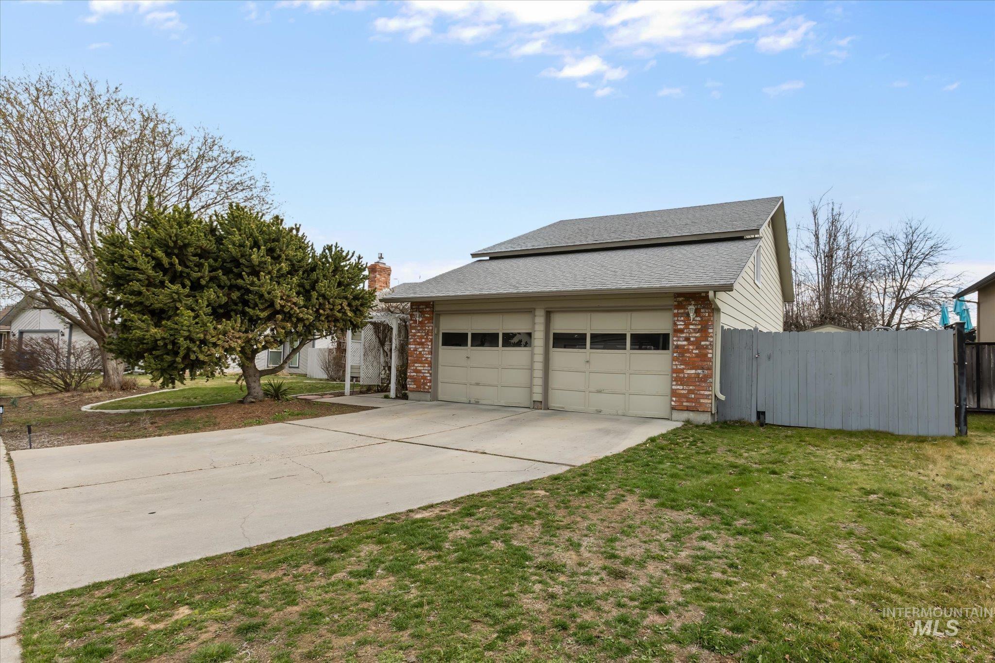 4710 N Wisteria Pl, Boise, Idaho 83713, 5 Bedrooms, 2 Bathrooms, Residential For Sale, Price $550,000,MLS 98978776