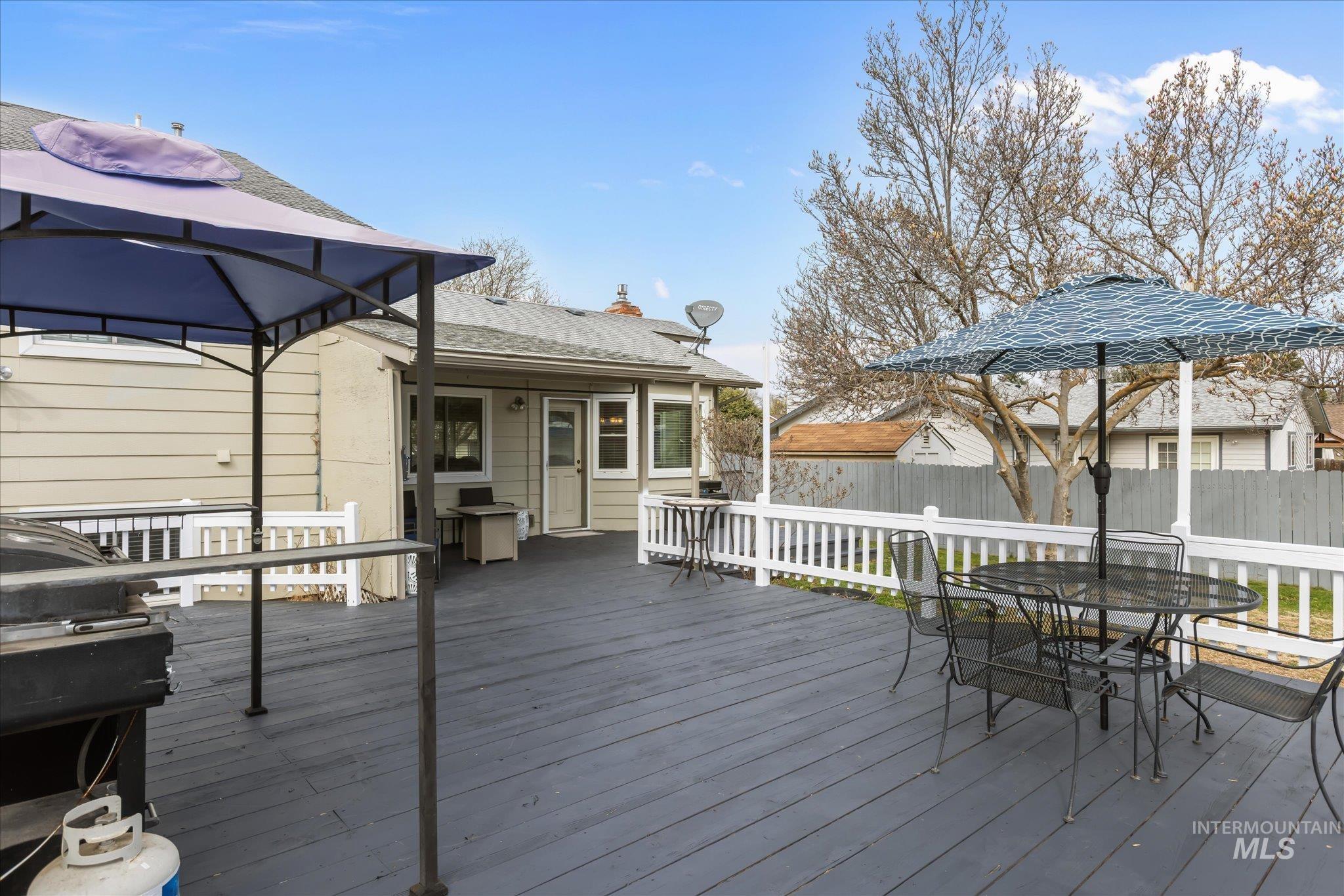 4710 N Wisteria Pl, Boise, Idaho 83713, 5 Bedrooms, 2 Bathrooms, Residential For Sale, Price $550,000,MLS 98978776