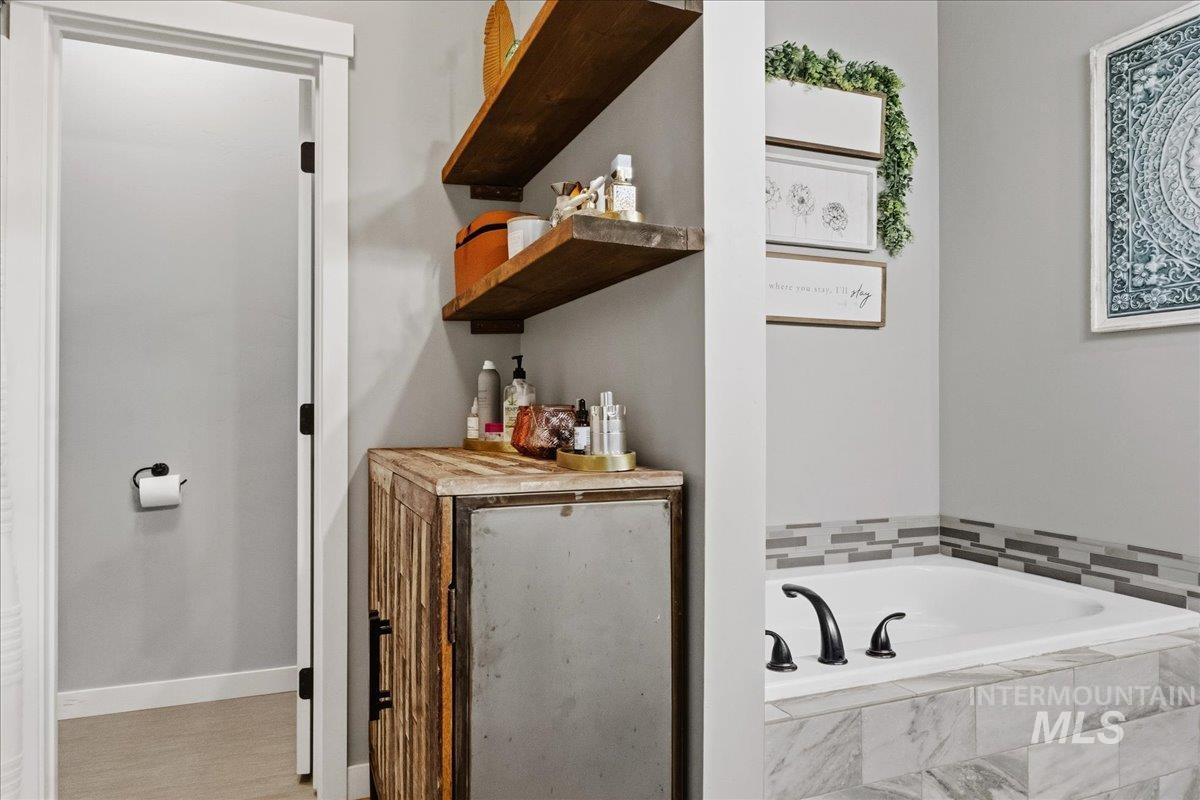 616 22nd Ave E, Jerome, Idaho 83338, 3 Bedrooms, 2 Bathrooms, Residential For Sale, Price $359,000, 98978778