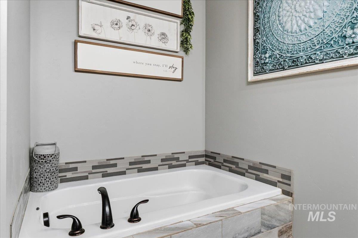 616 22nd Ave E, Jerome, Idaho 83338, 3 Bedrooms, 2 Bathrooms, Residential For Sale, Price $359,000, 98978778