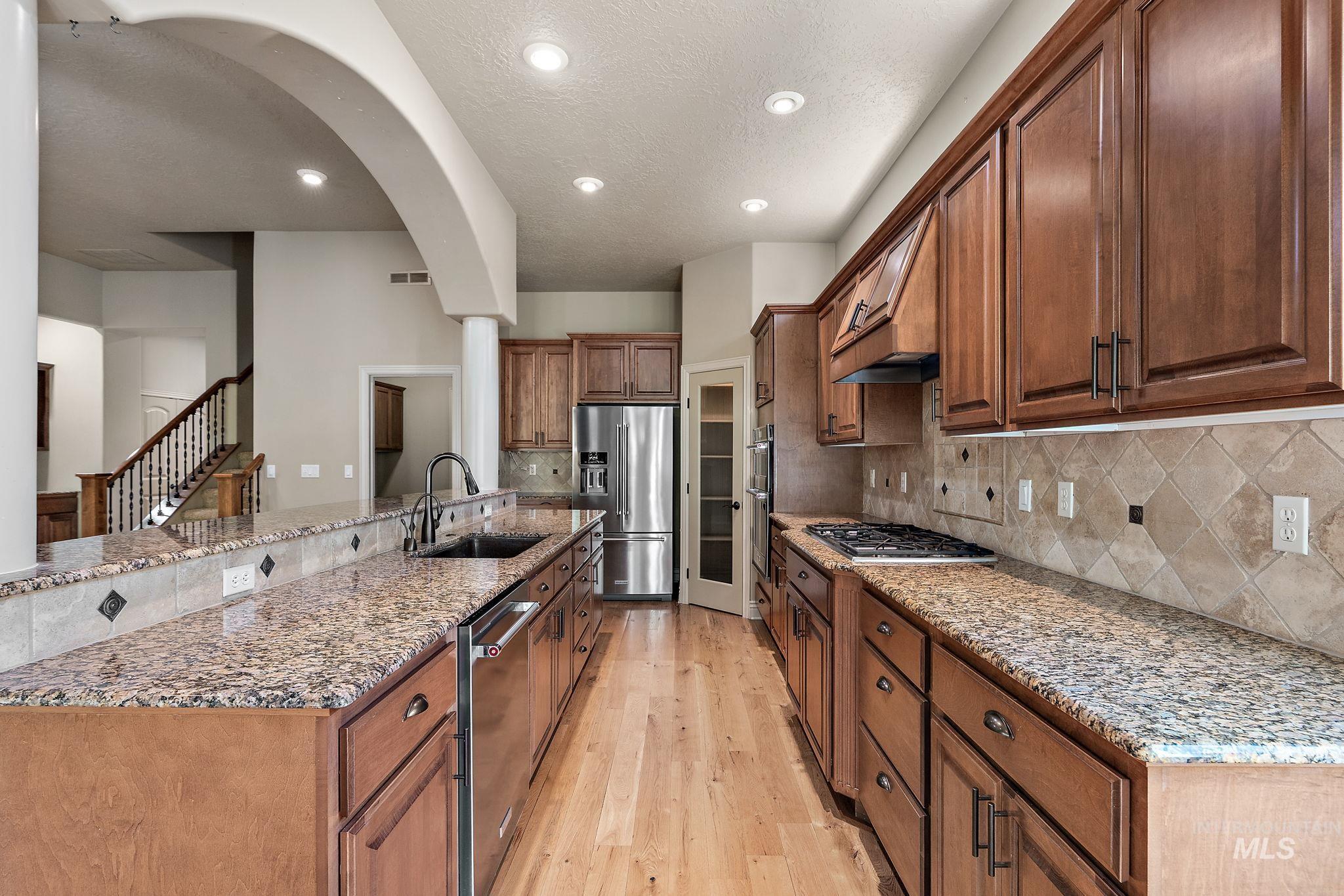 1703 W Par Ct., Eagle, Idaho 83616, 3 Bedrooms, 3 Bathrooms, Residential For Sale, Price $749,900,MLS 98978783