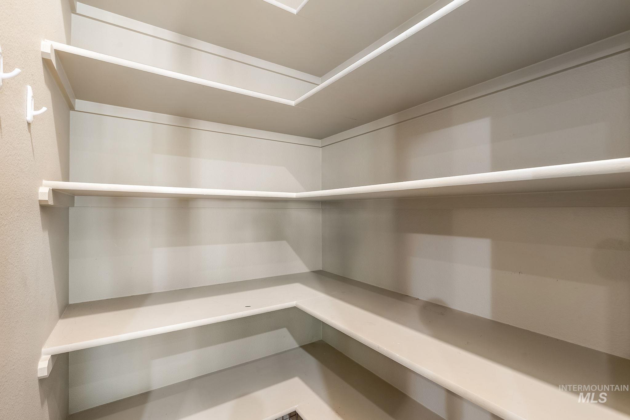 1703 W Par Ct., Eagle, Idaho 83616, 3 Bedrooms, 3 Bathrooms, Residential For Sale, Price $749,900,MLS 98978783