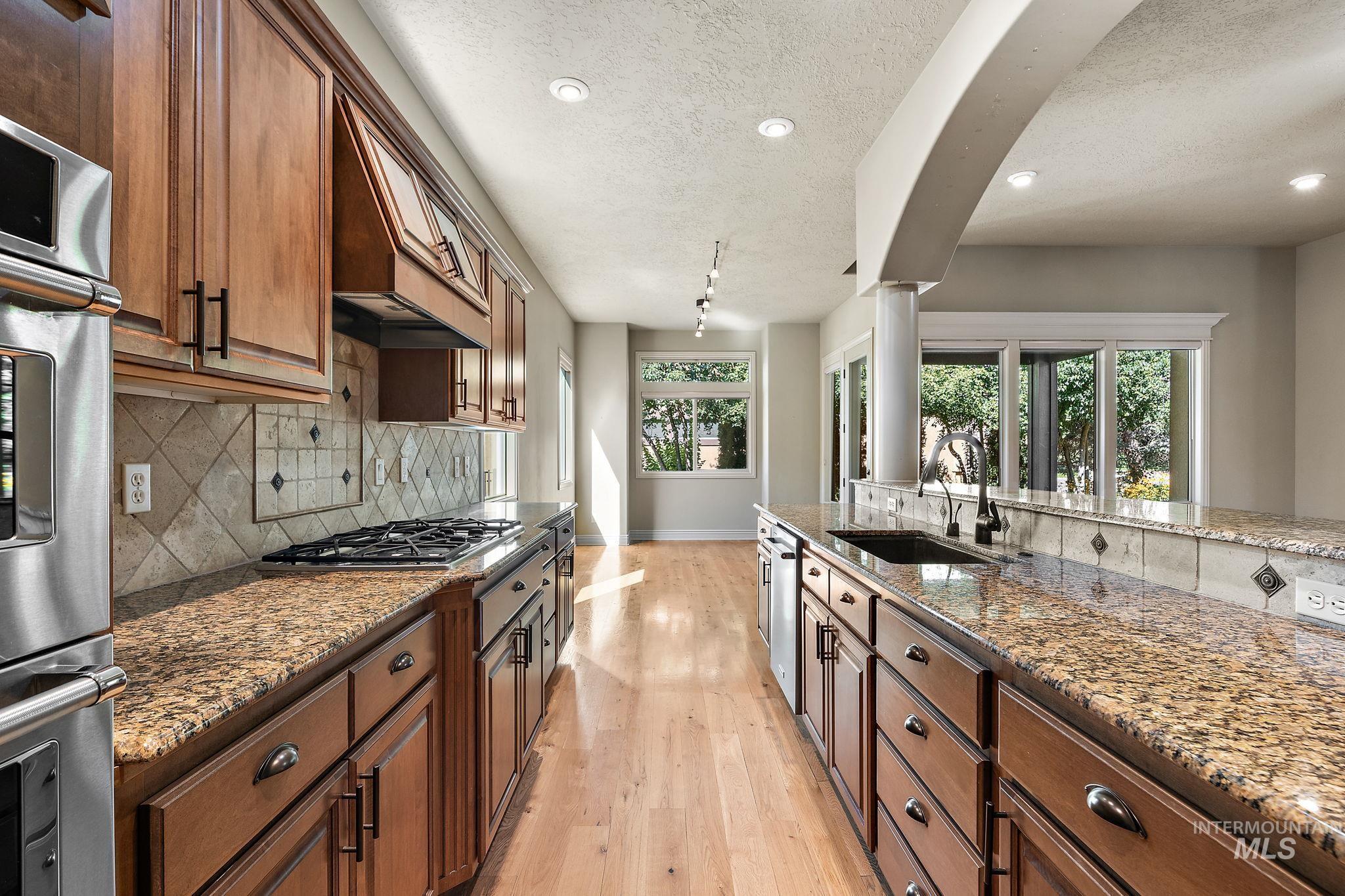 1703 W Par Ct., Eagle, Idaho 83616, 3 Bedrooms, 3 Bathrooms, Residential For Sale, Price $749,900, 98978783