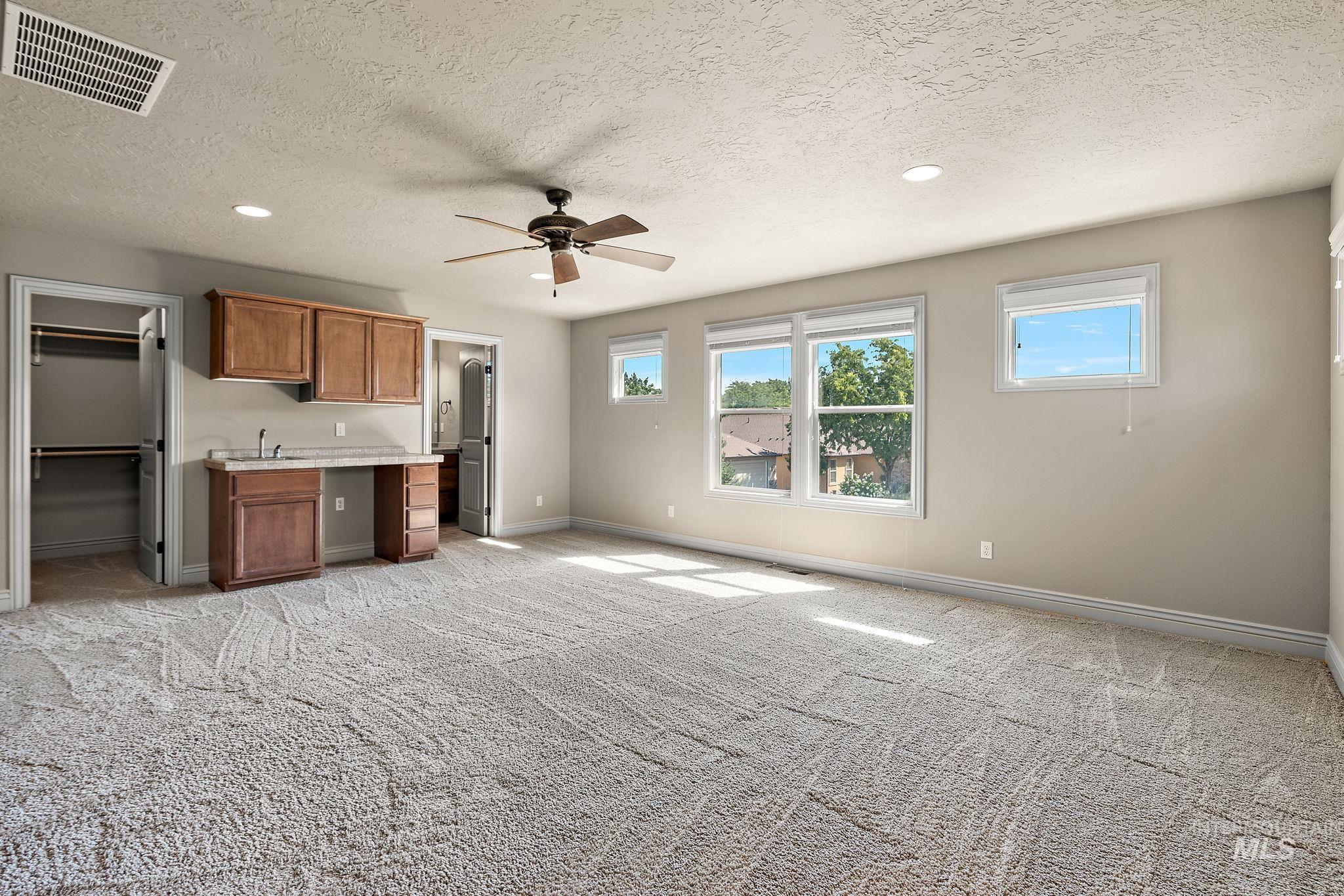 1703 W Par Ct., Eagle, Idaho 83616, 3 Bedrooms, 3 Bathrooms, Residential For Sale, Price $749,900, 98978783