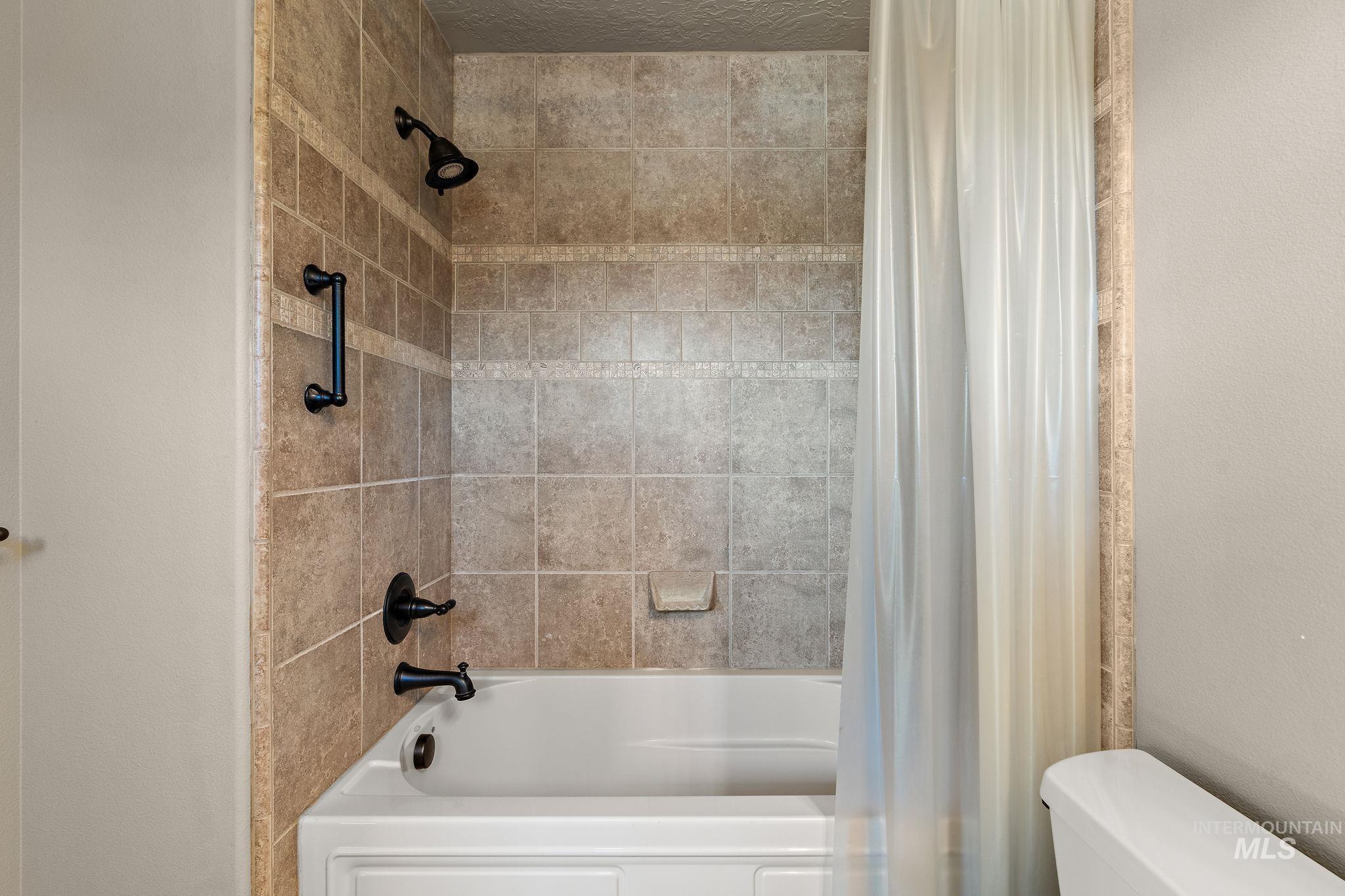 1703 W Par Ct., Eagle, Idaho 83616, 3 Bedrooms, 3 Bathrooms, Residential For Sale, Price $749,900,MLS 98978783