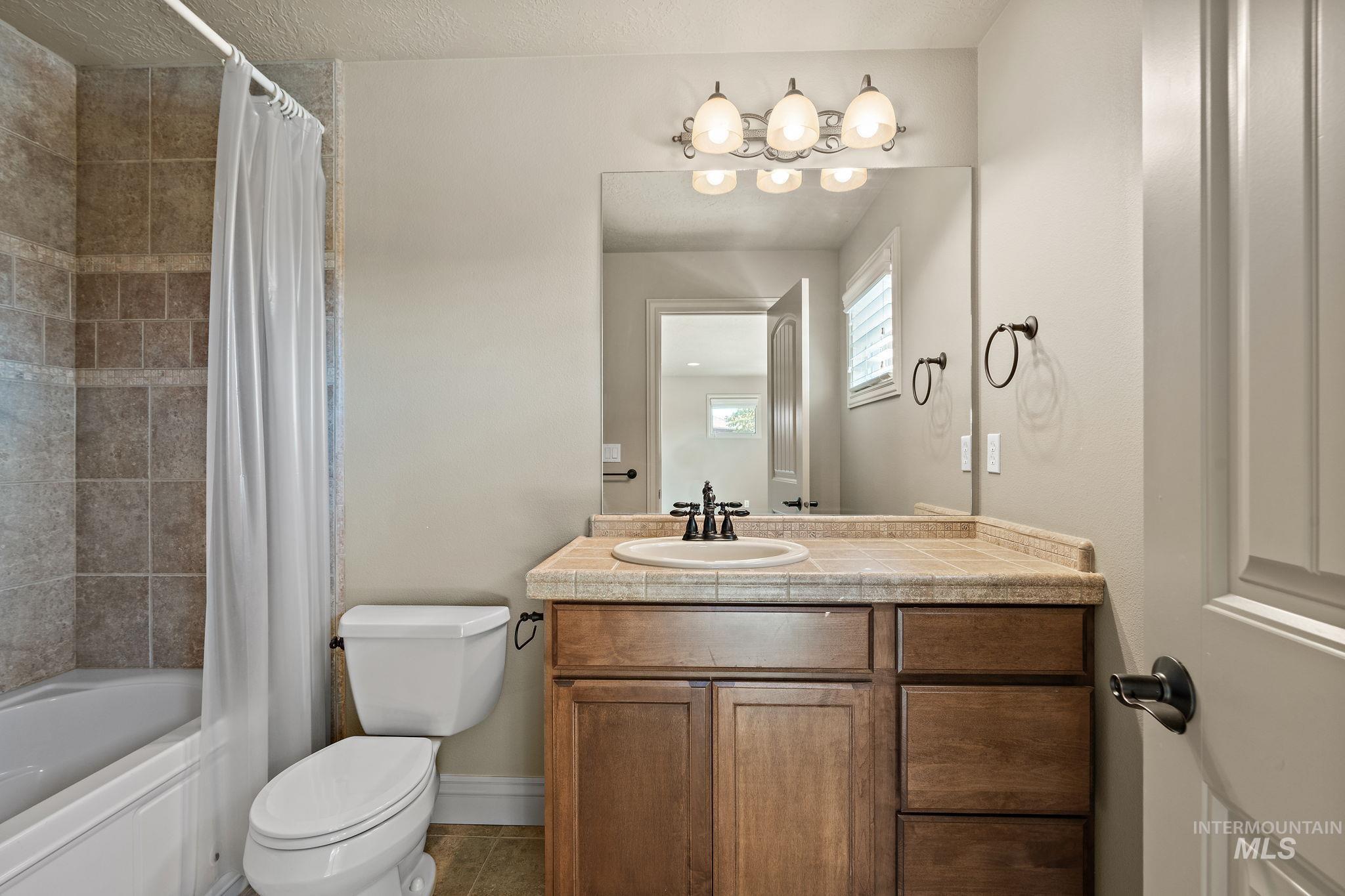 1703 W Par Ct., Eagle, Idaho 83616, 3 Bedrooms, 3 Bathrooms, Residential For Sale, Price $749,900, 98978783