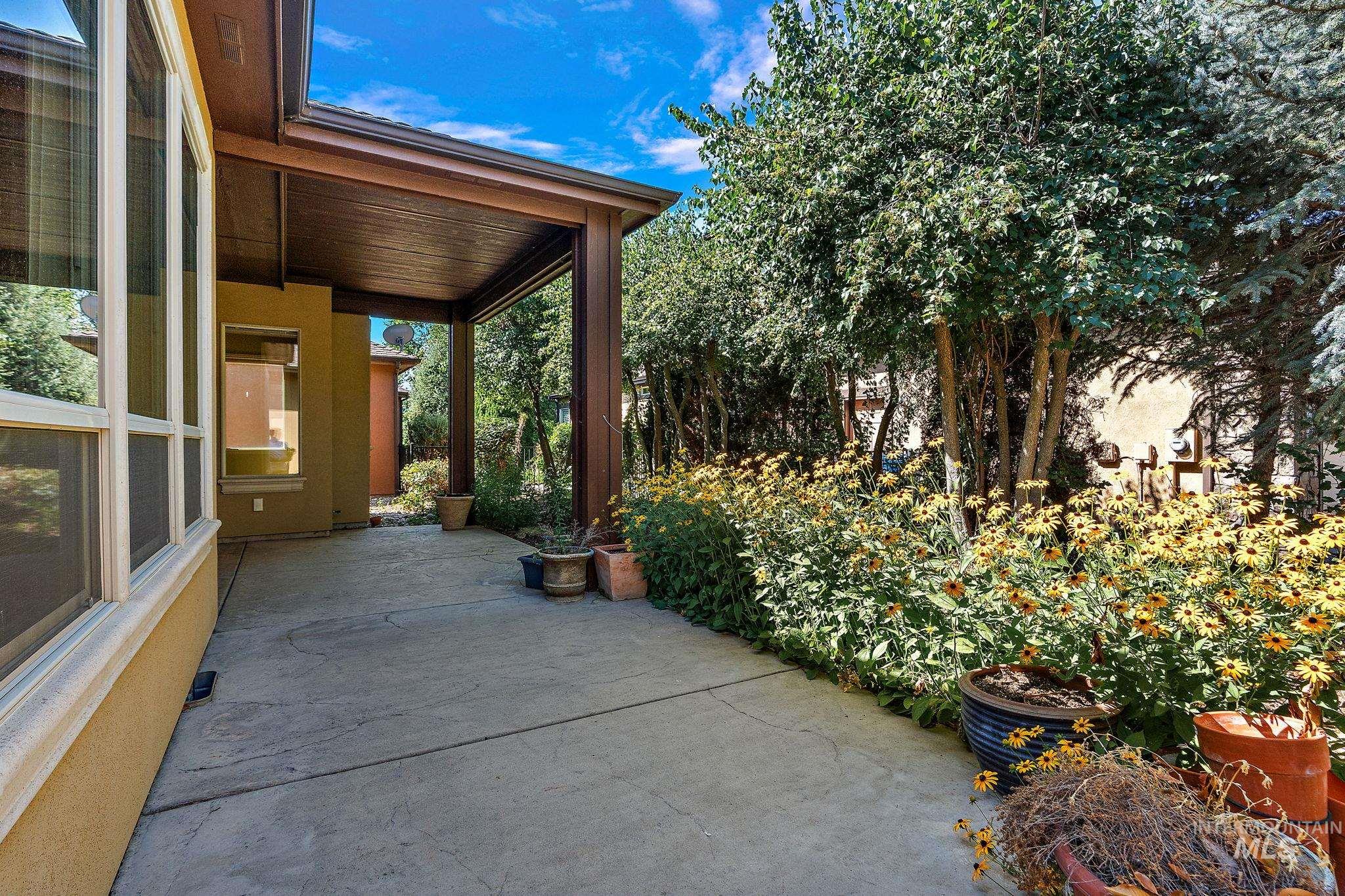 1703 W Par Ct., Eagle, Idaho 83616, 3 Bedrooms, 3 Bathrooms, Residential For Sale, Price $749,900, 98978783