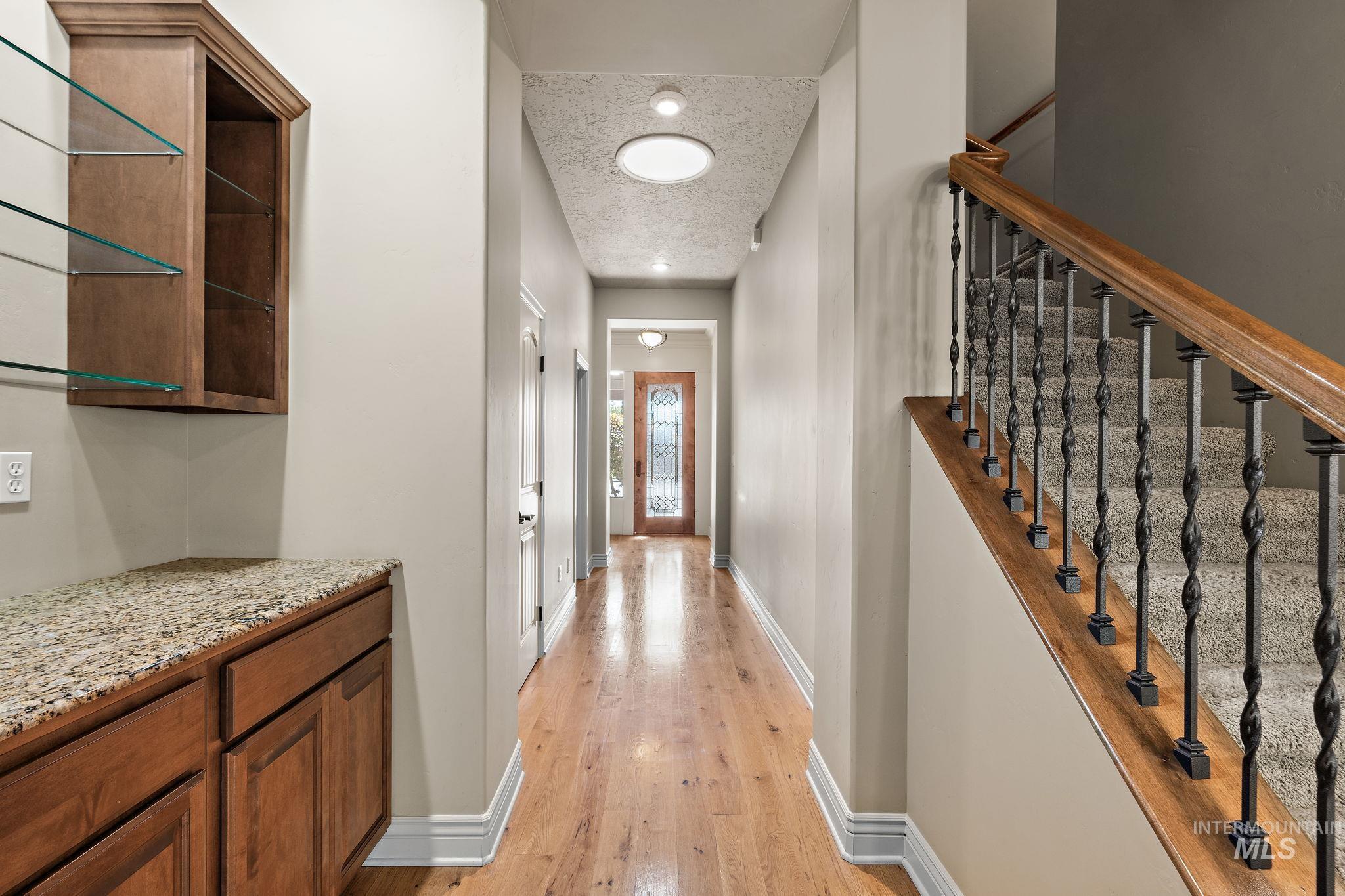 1703 W Par Ct., Eagle, Idaho 83616, 3 Bedrooms, 3 Bathrooms, Residential For Sale, Price $749,900,MLS 98978783