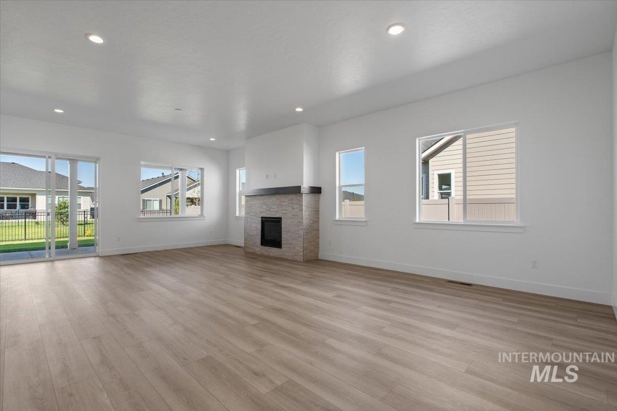 2349 N Kenora Ave, Star, Idaho 83669, 3 Bedrooms, 3.5 Bathrooms, Residential For Sale, Price $699,990,MLS 98978785