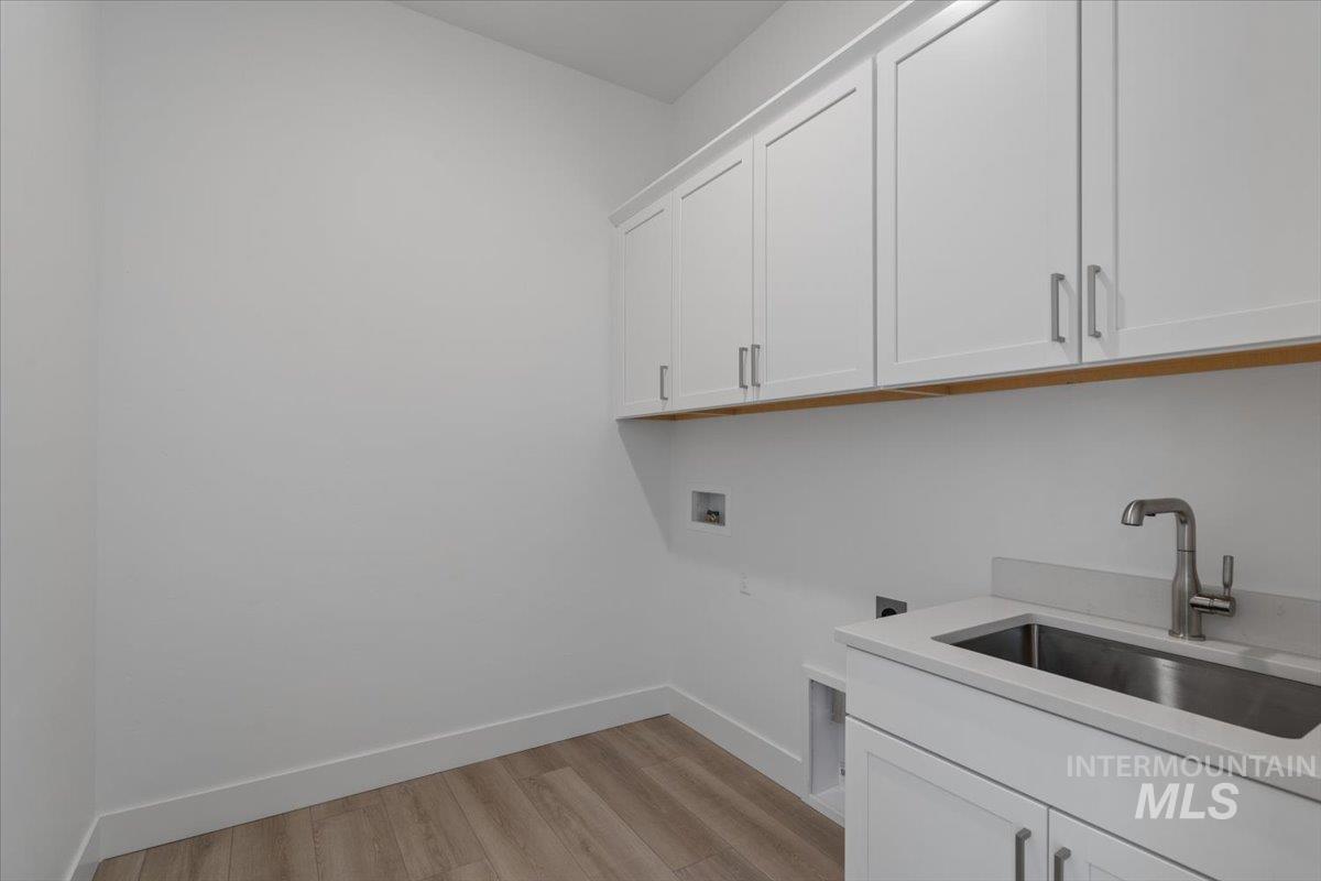 2349 N Kenora Ave, Star, Idaho 83669, 3 Bedrooms, 3.5 Bathrooms, Residential For Sale, Price $699,990,MLS 98978785